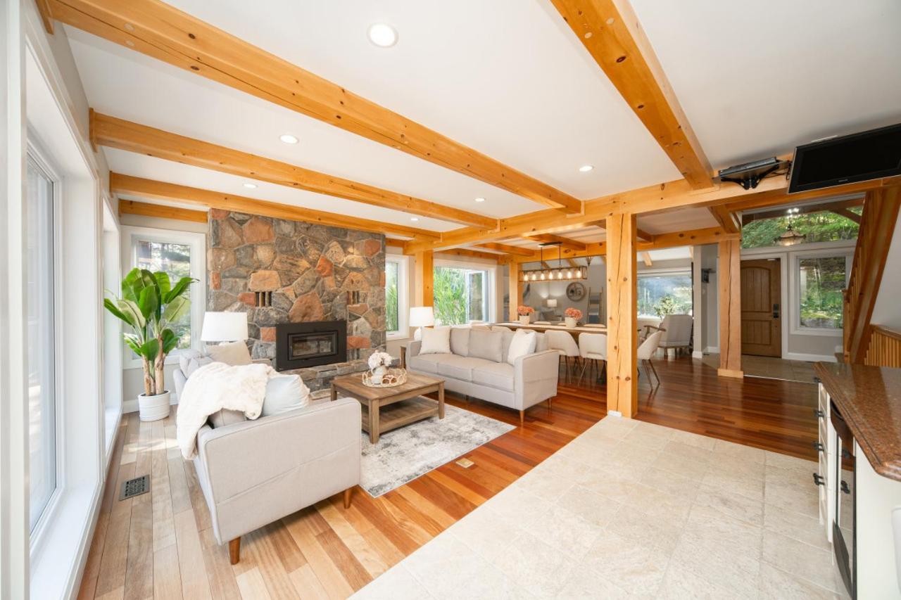 MuskokaWaterfront PoolTable 98TV 6Acres