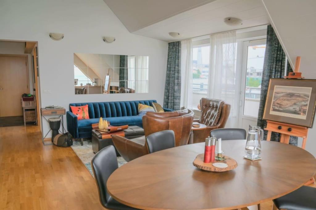 Penthouse in downtown Reykjavik with unique view view 4