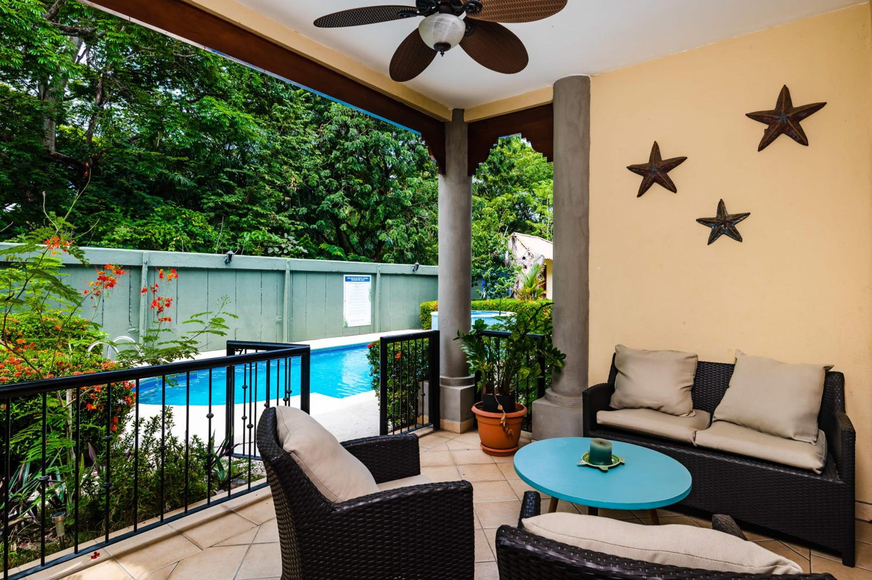 Beach-Walkable Poolside Condo