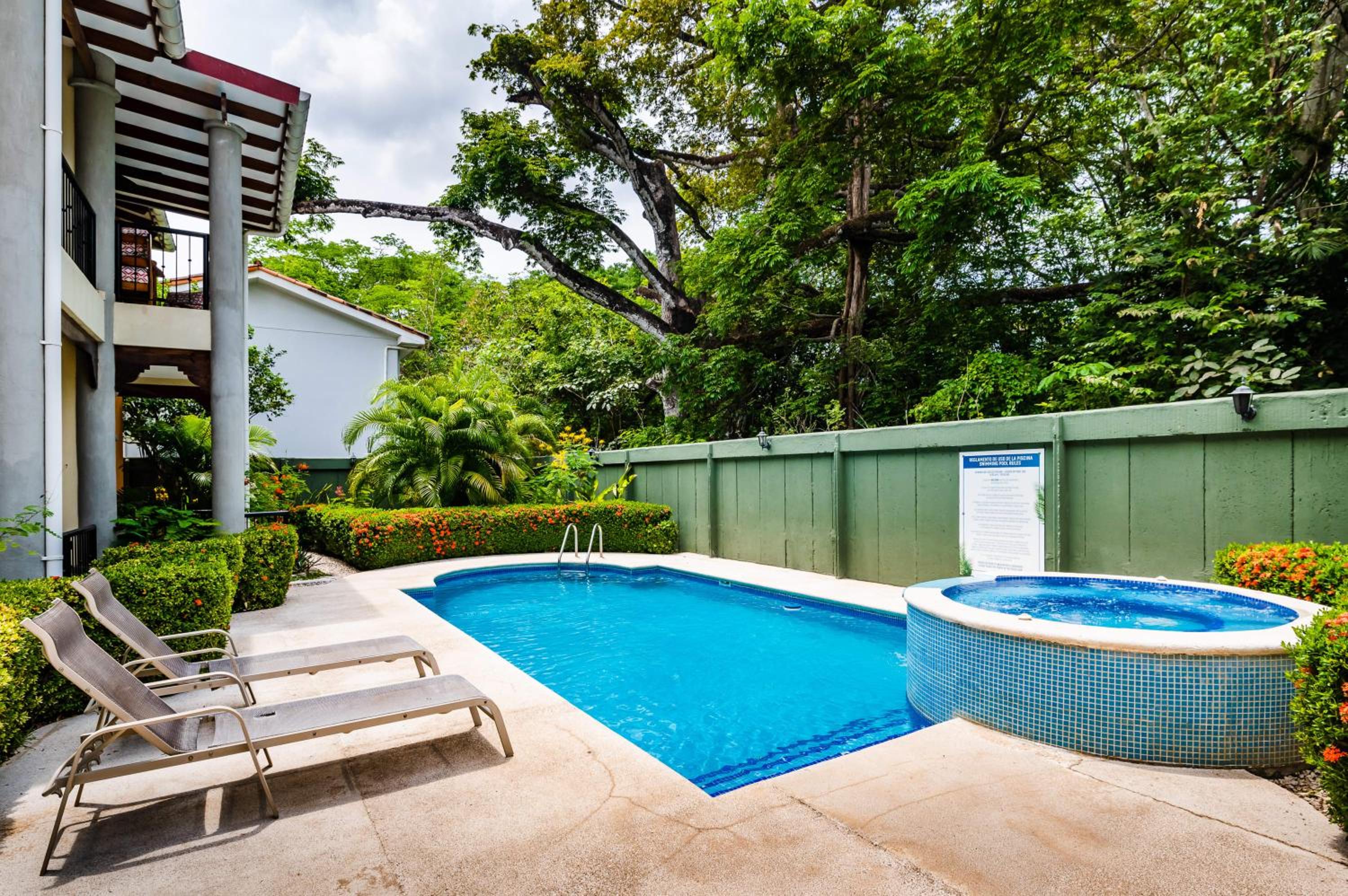 Beach-Walkable Poolside Condo