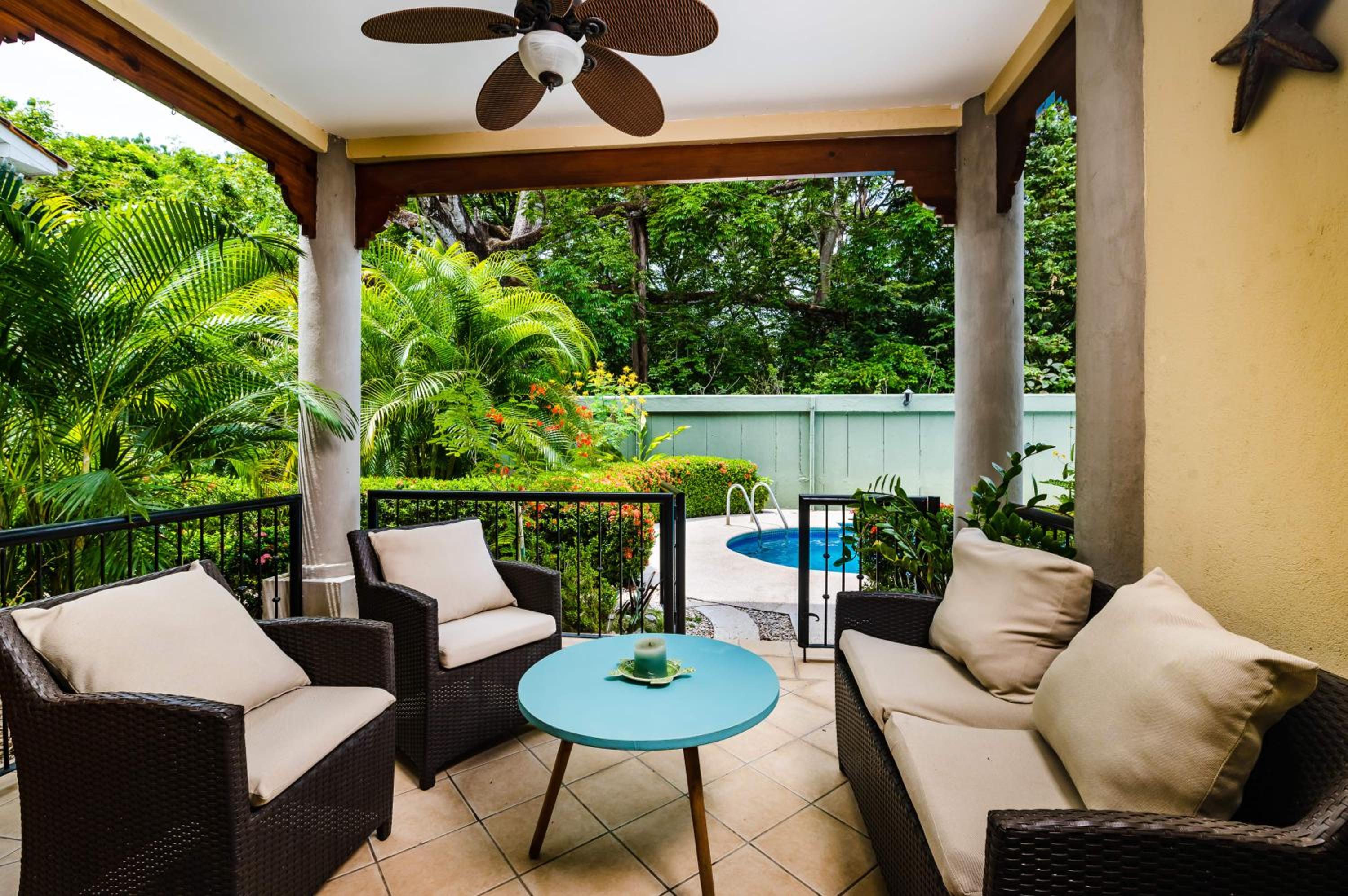 Beach-Walkable Poolside Condo