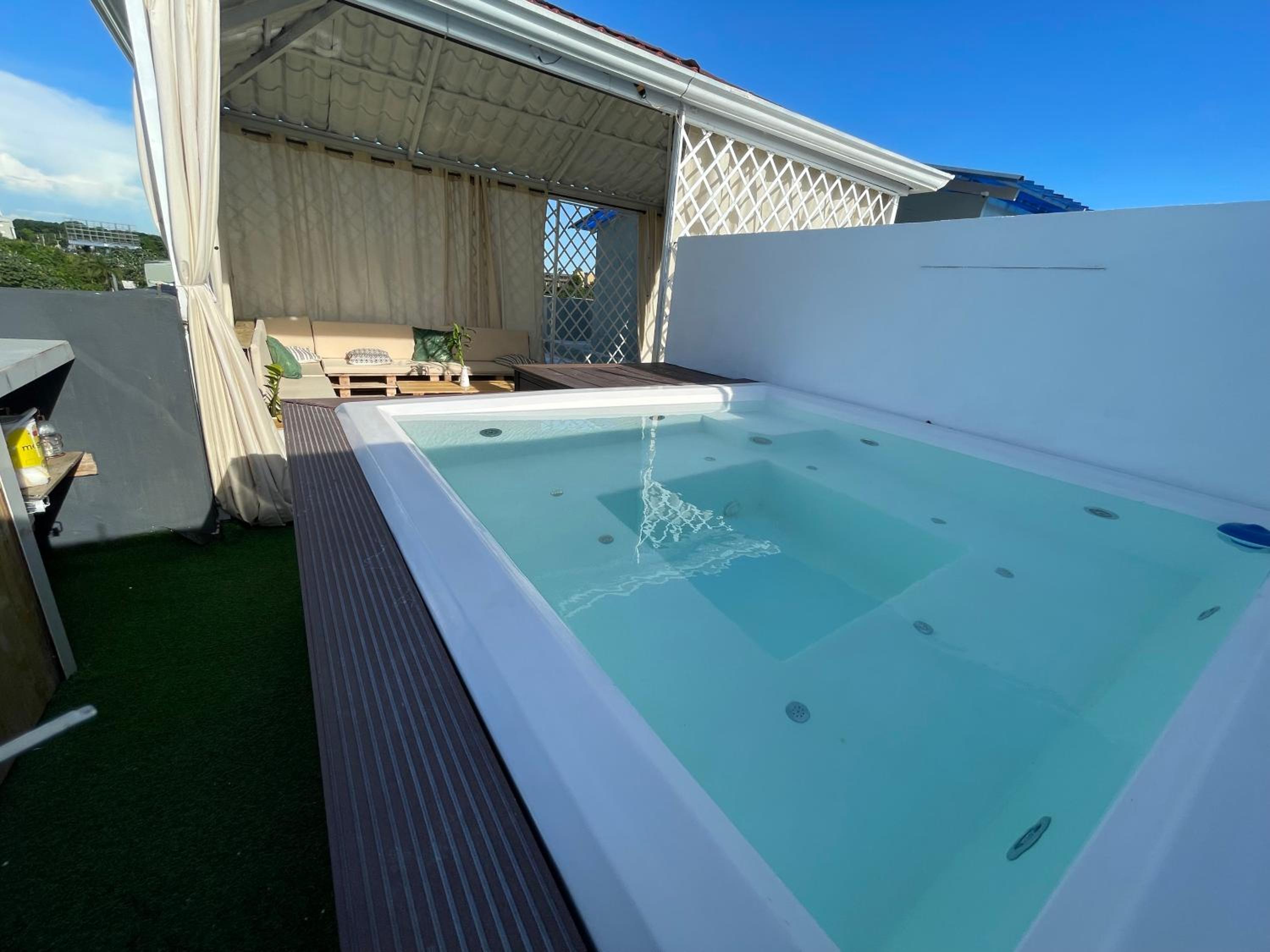 Apartamento con terraza y jacuzzi privado