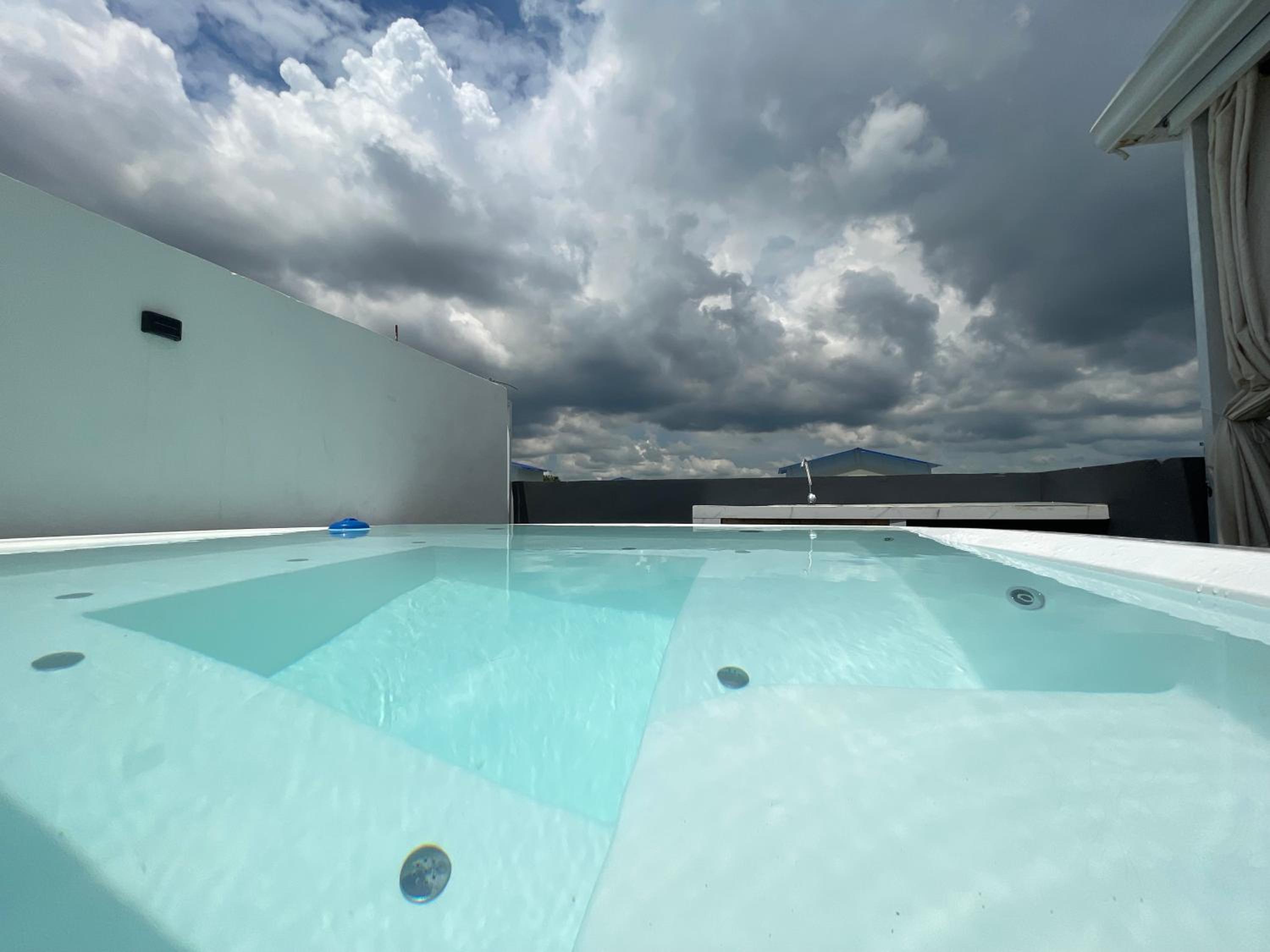 Apartamento con terraza y jacuzzi privado