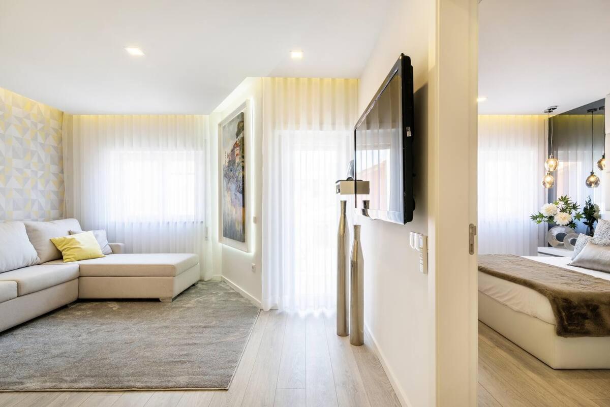 WHome Stylish & Modern Luxury Apartment in Cascais Center view 4