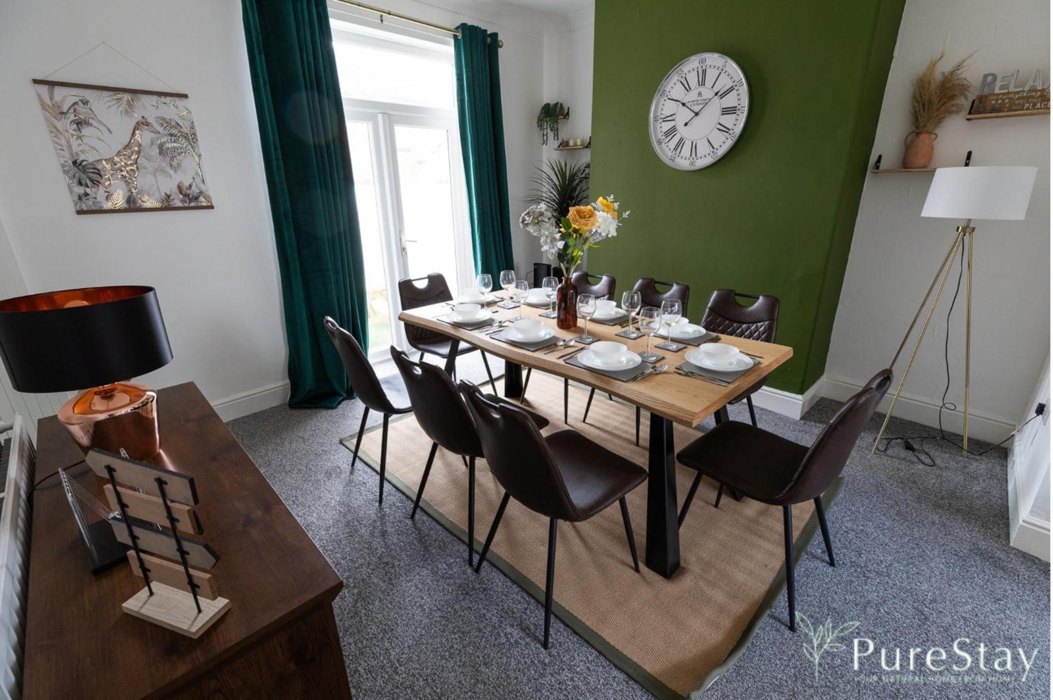 Charming House in Darlington with Parking Sleeps 9 by PureStay