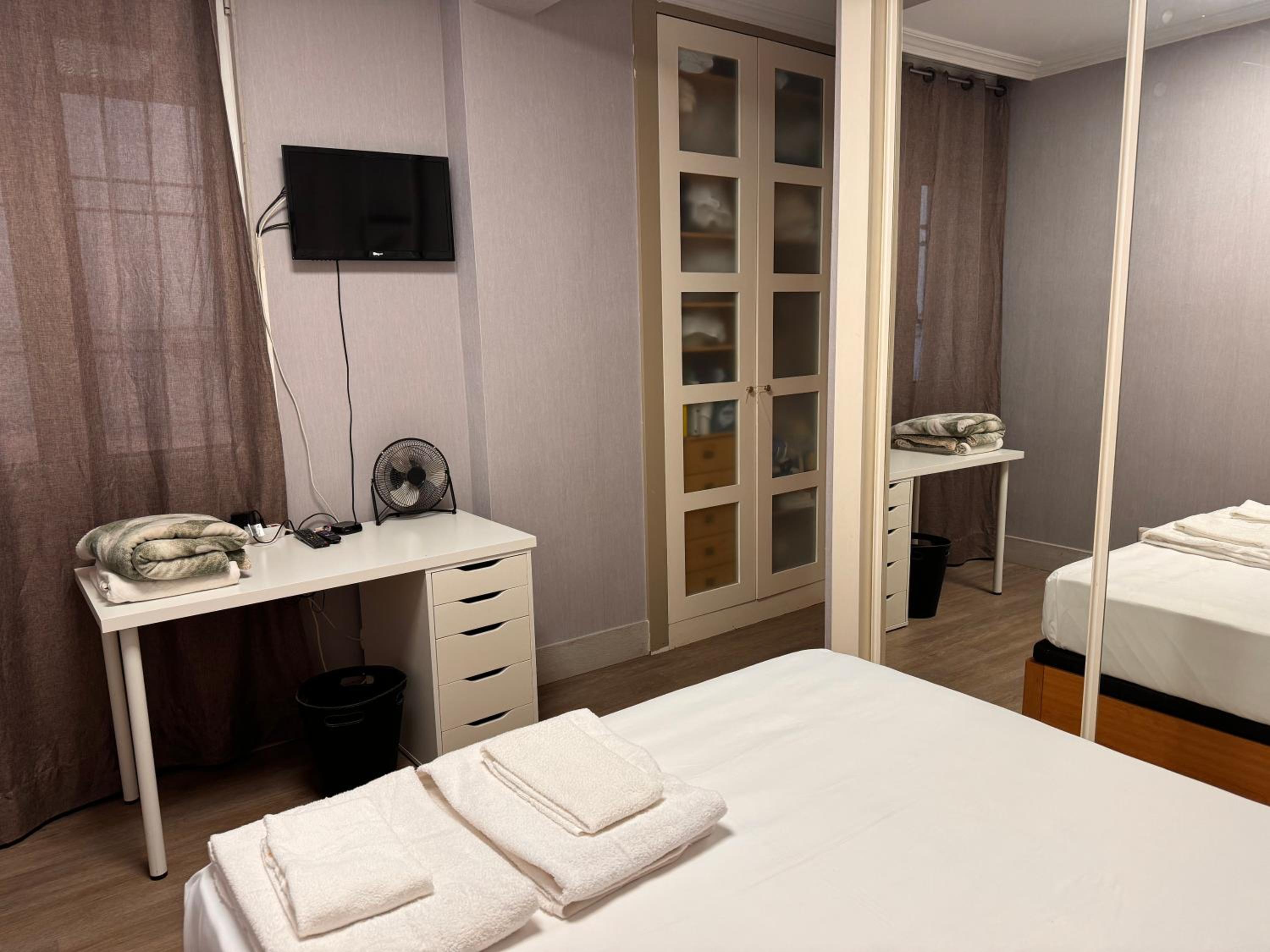 hotel room