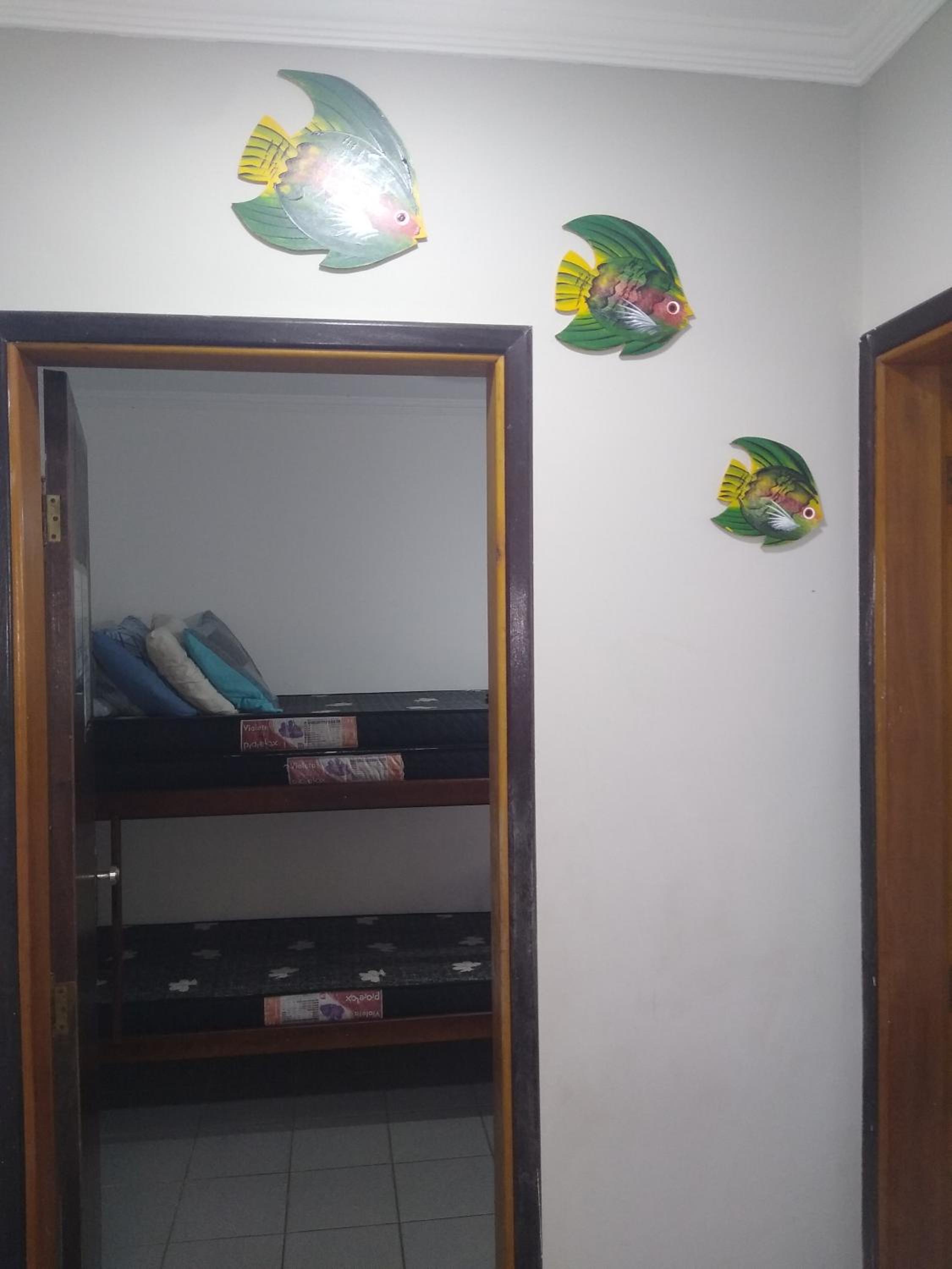 Apartamento em condomínio de frete pra praia