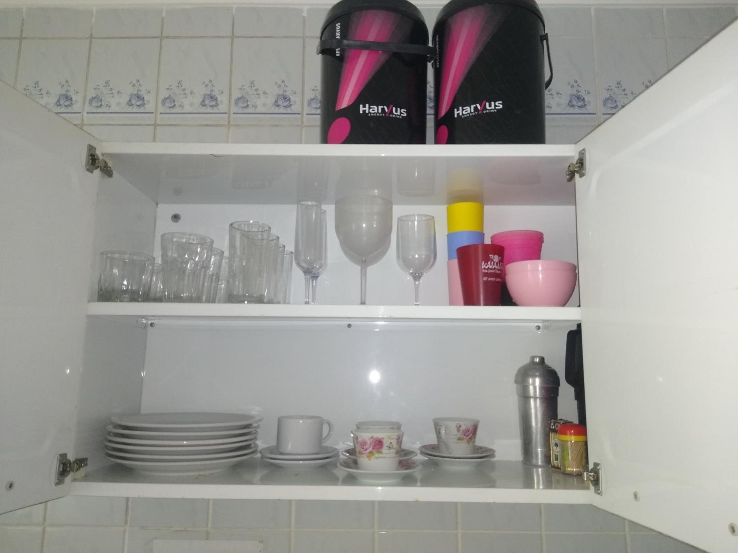 Apartamento em condomínio de frete pra praia