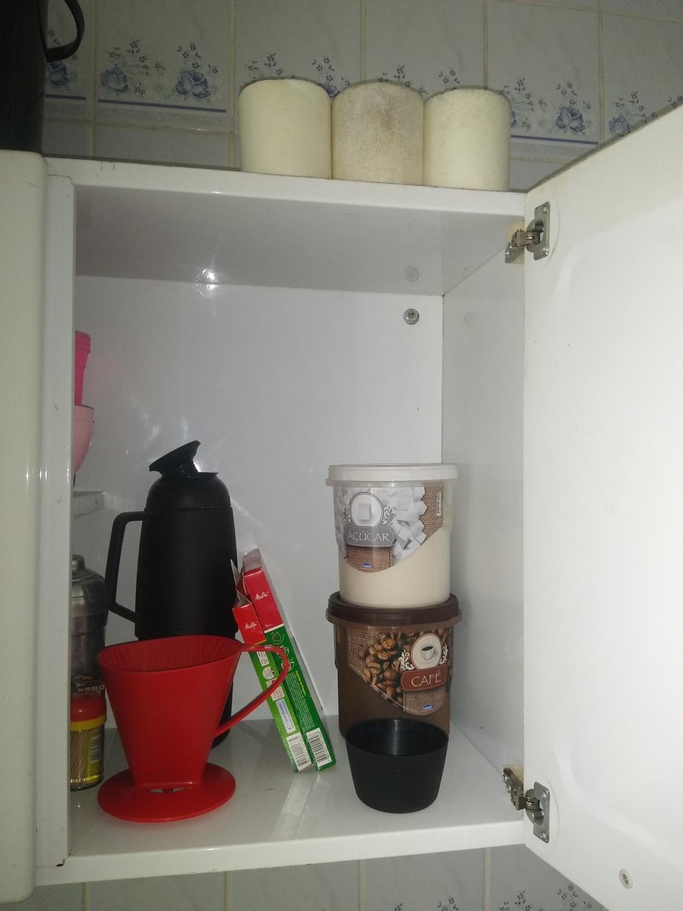 Apartamento em condomínio de frete pra praia