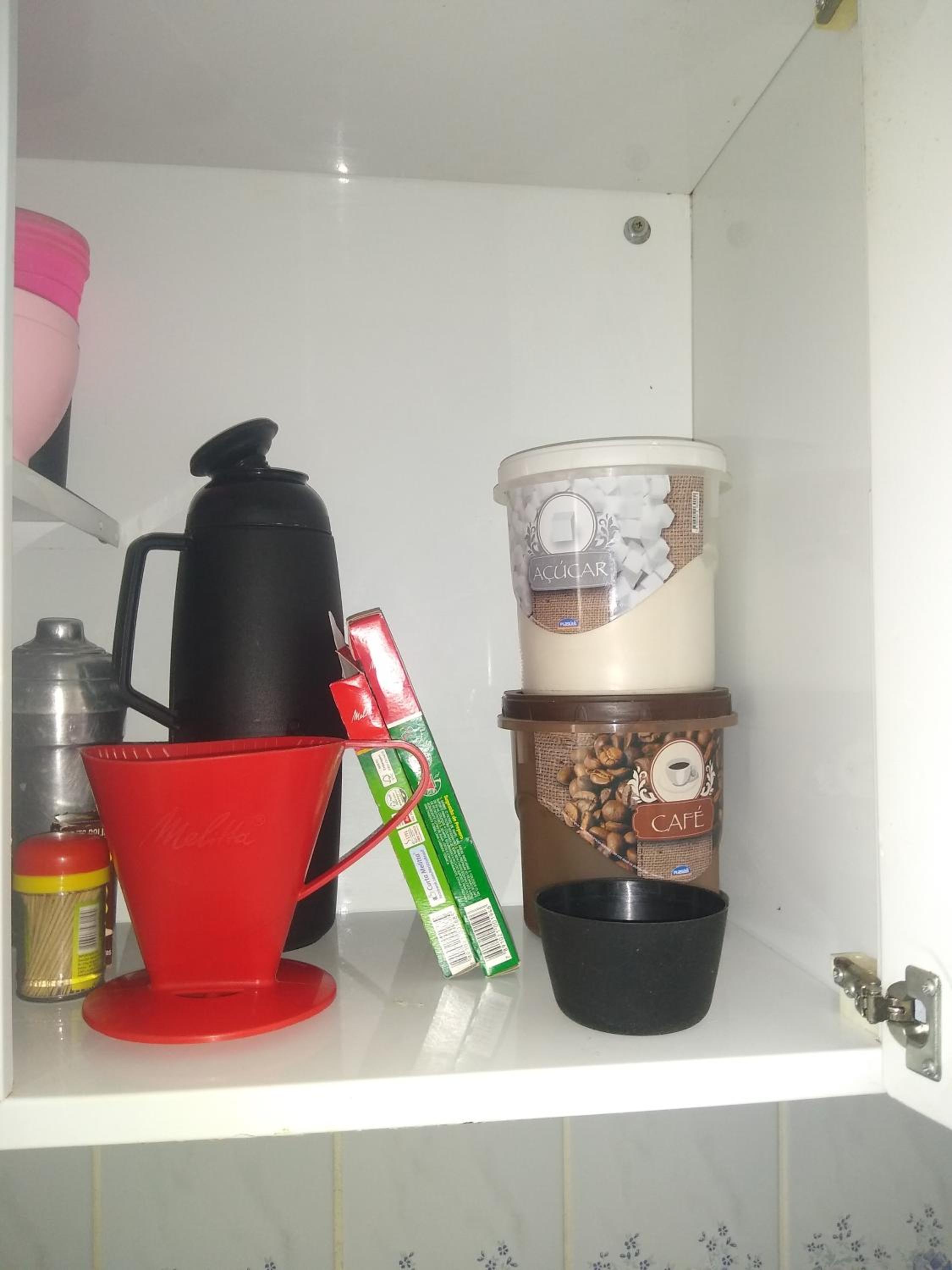 Apartamento em condomínio de frete pra praia