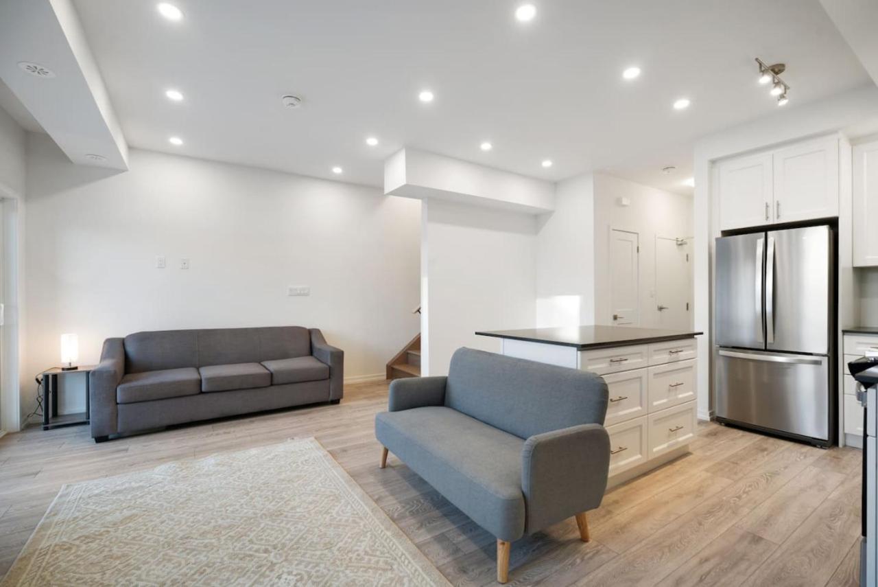 Modern Getaway with Smart TVs, Laundry and Workspace