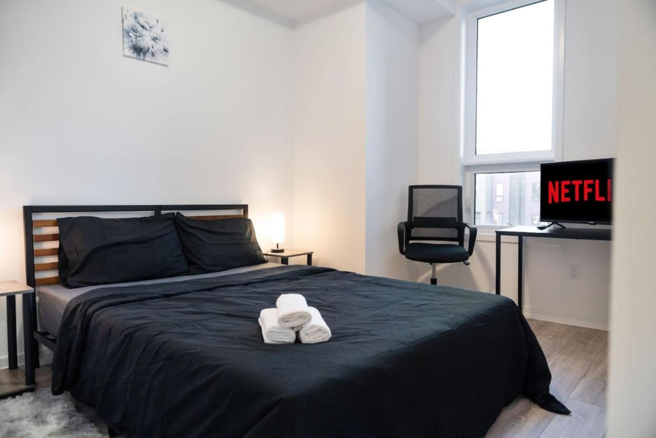 Modern Getaway with Smart TVs, Laundry and Workspace