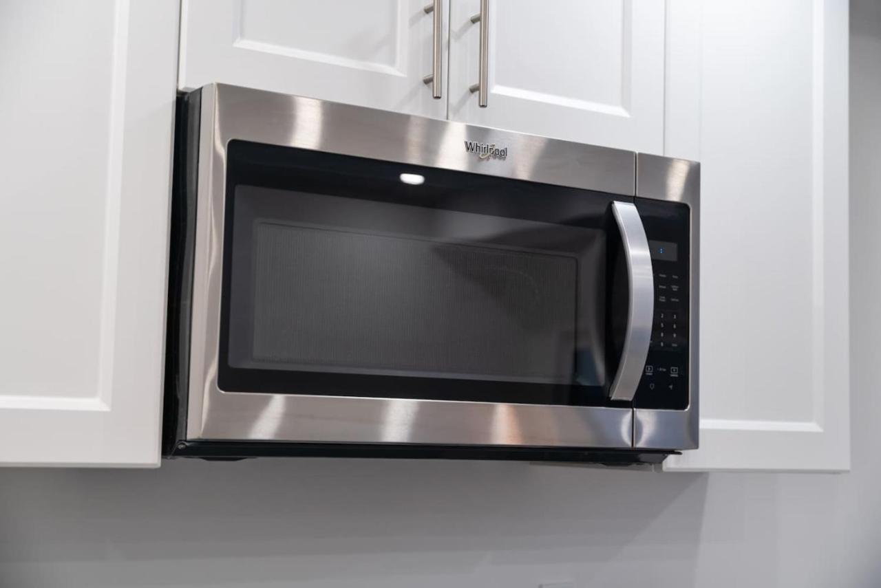 Modern Getaway with Smart TVs, Laundry and Workspace