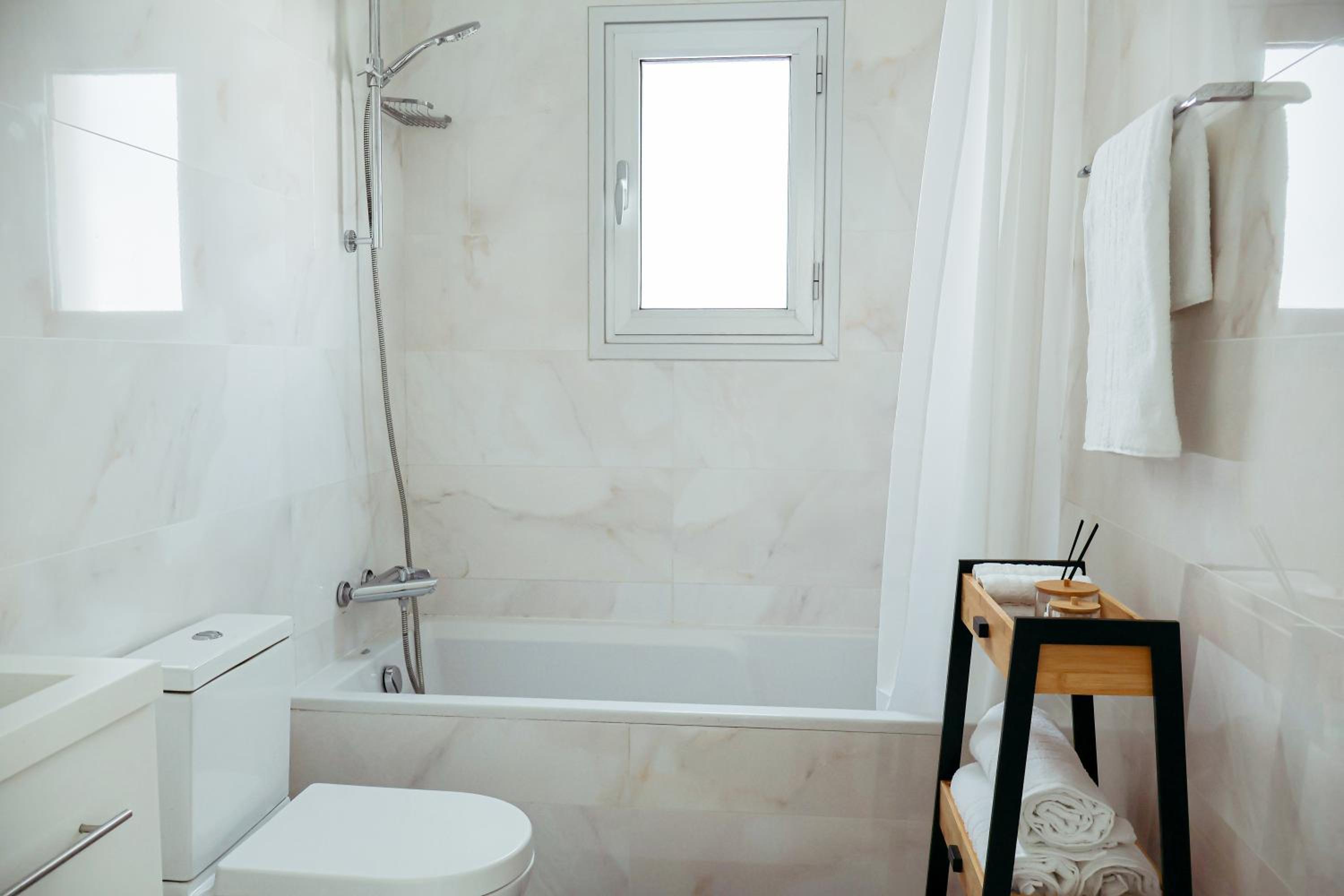 Stylish 2 Bedroom Apt - Tourist Area Collection