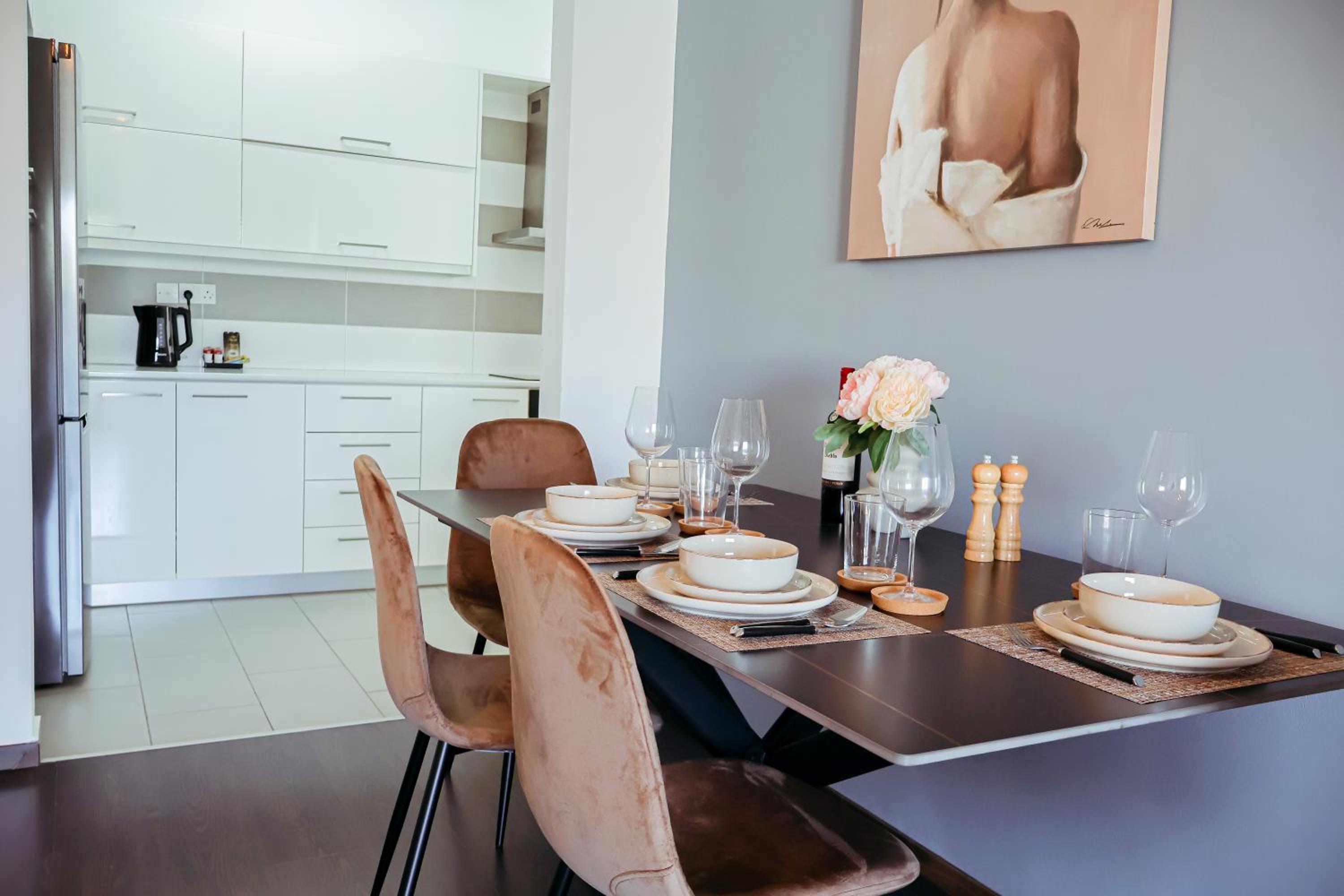 Stylish 2 Bedroom Apt - Tourist Area Collection