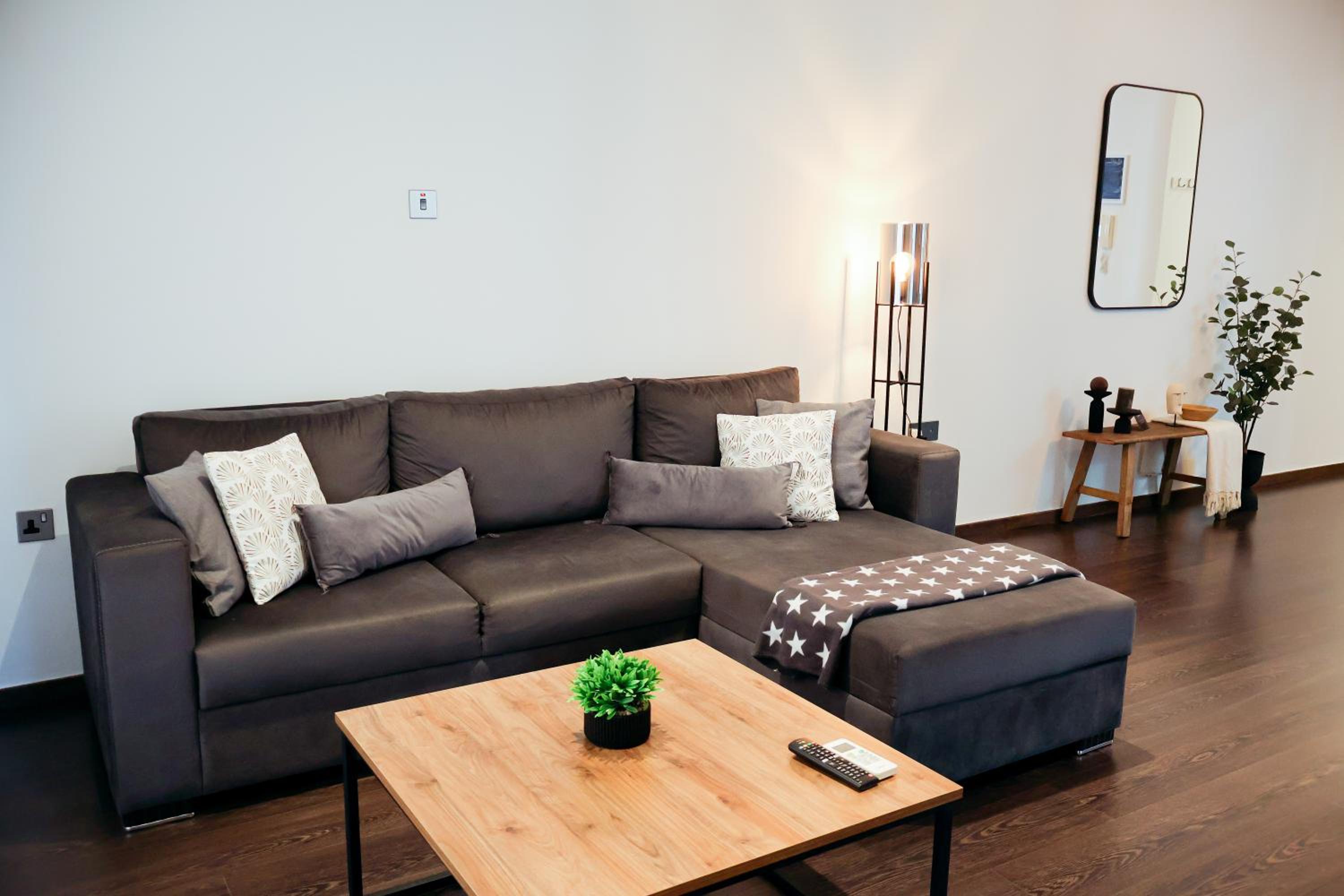 Stylish 2 Bedroom Apt - Tourist Area Collection