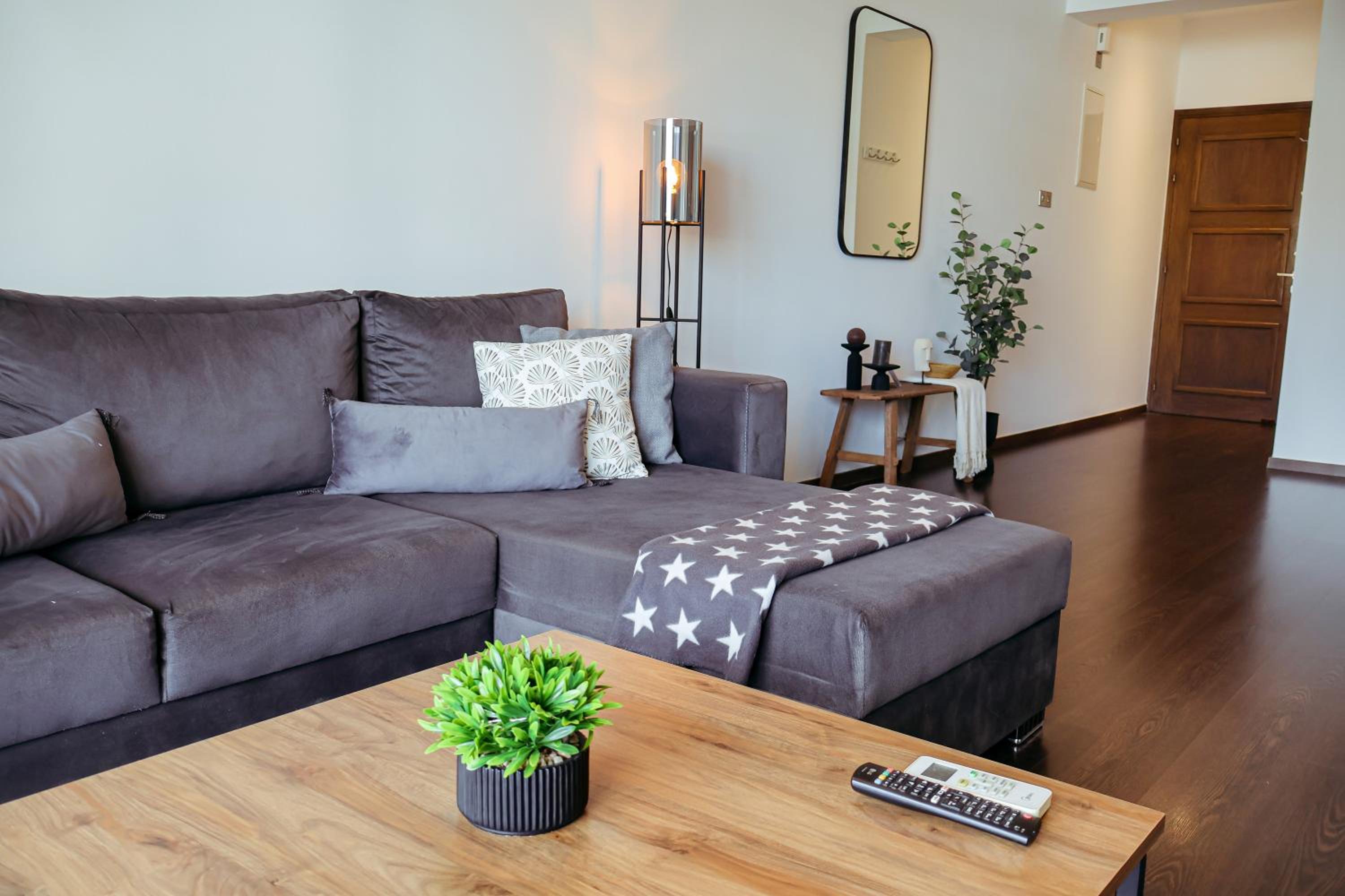 Stylish 2 Bedroom Apt - Tourist Area Collection