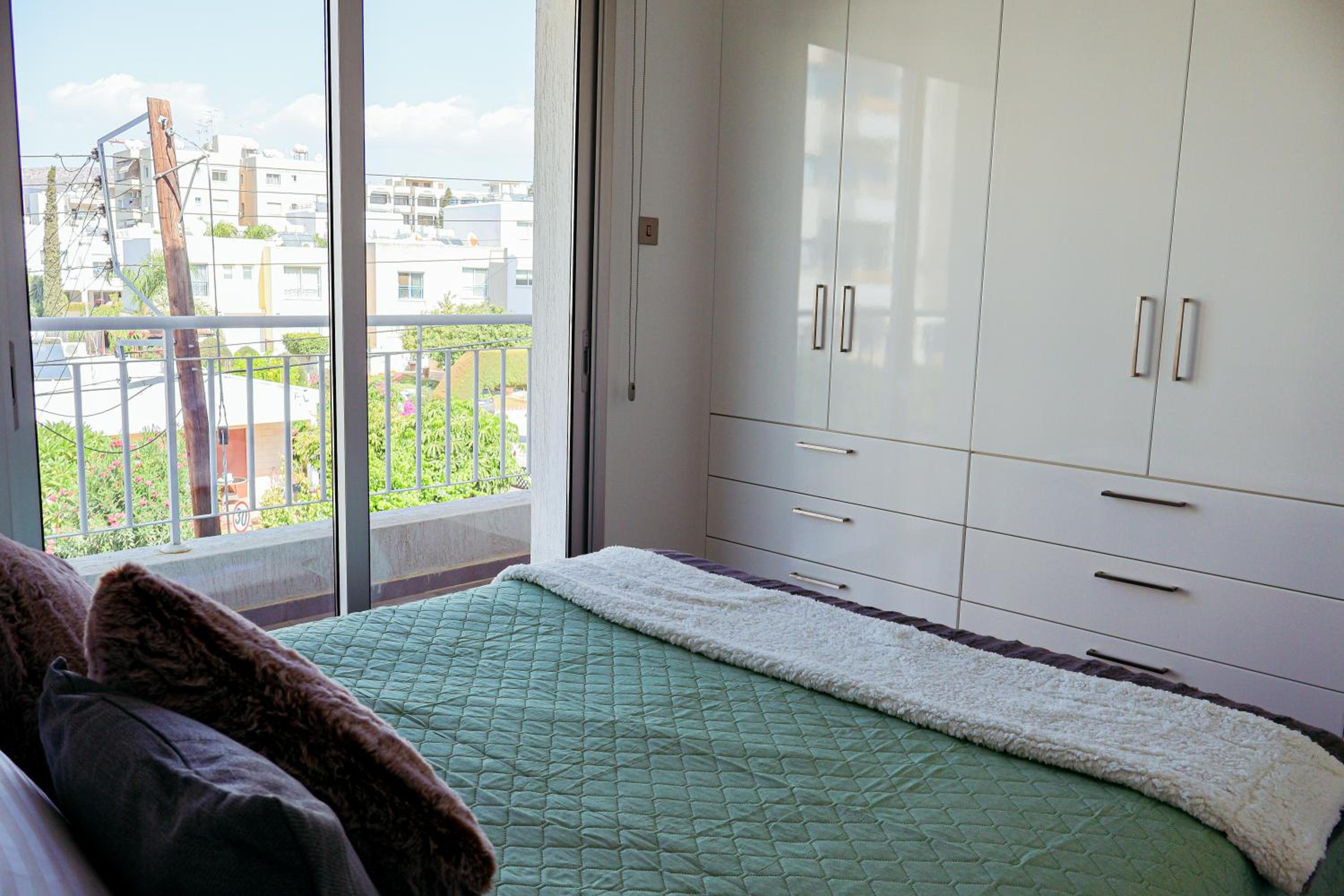 Stylish 2 Bedroom Apt - Tourist Area Collection