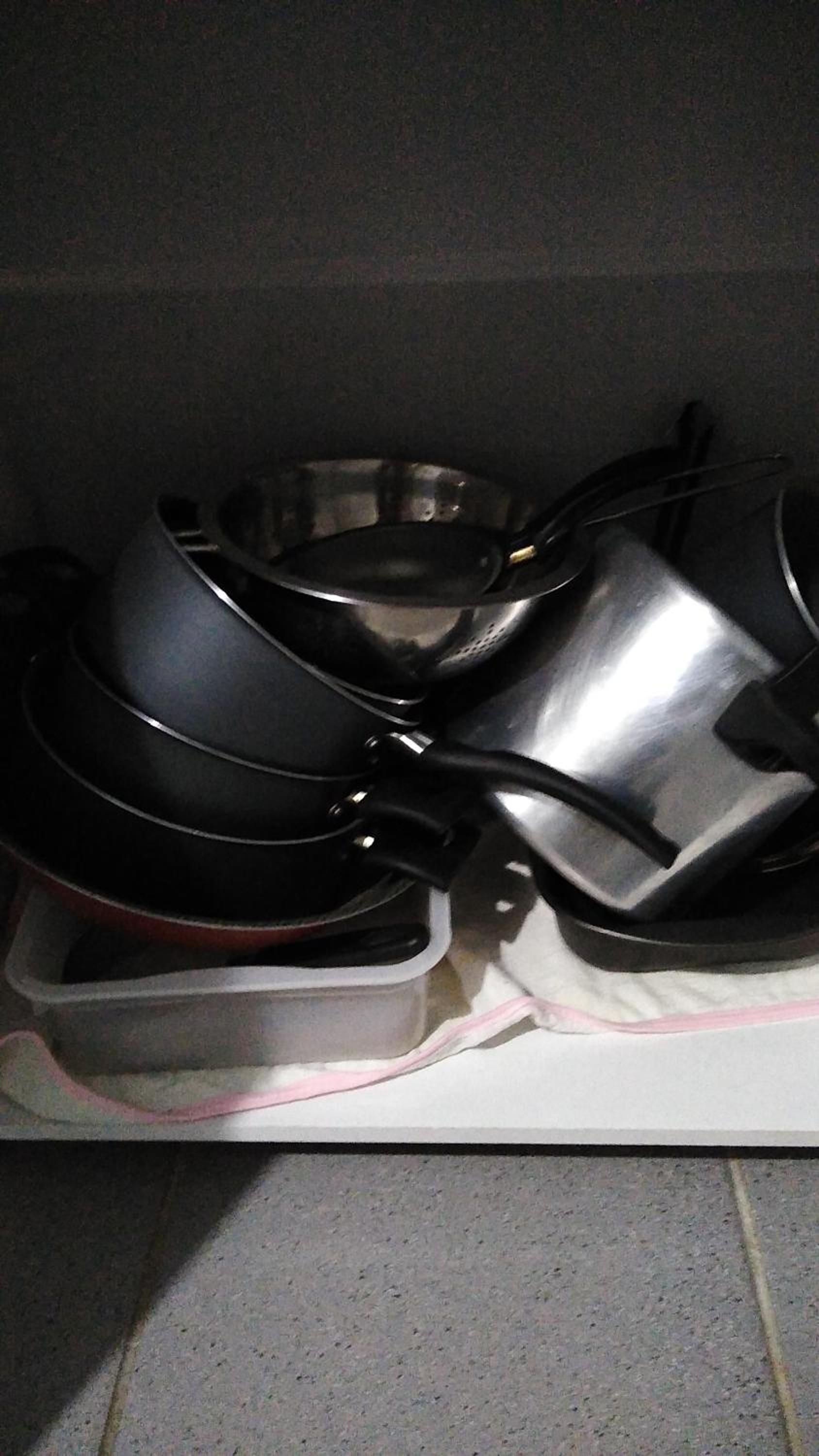 Apartamento em condomínio de frete pra praia