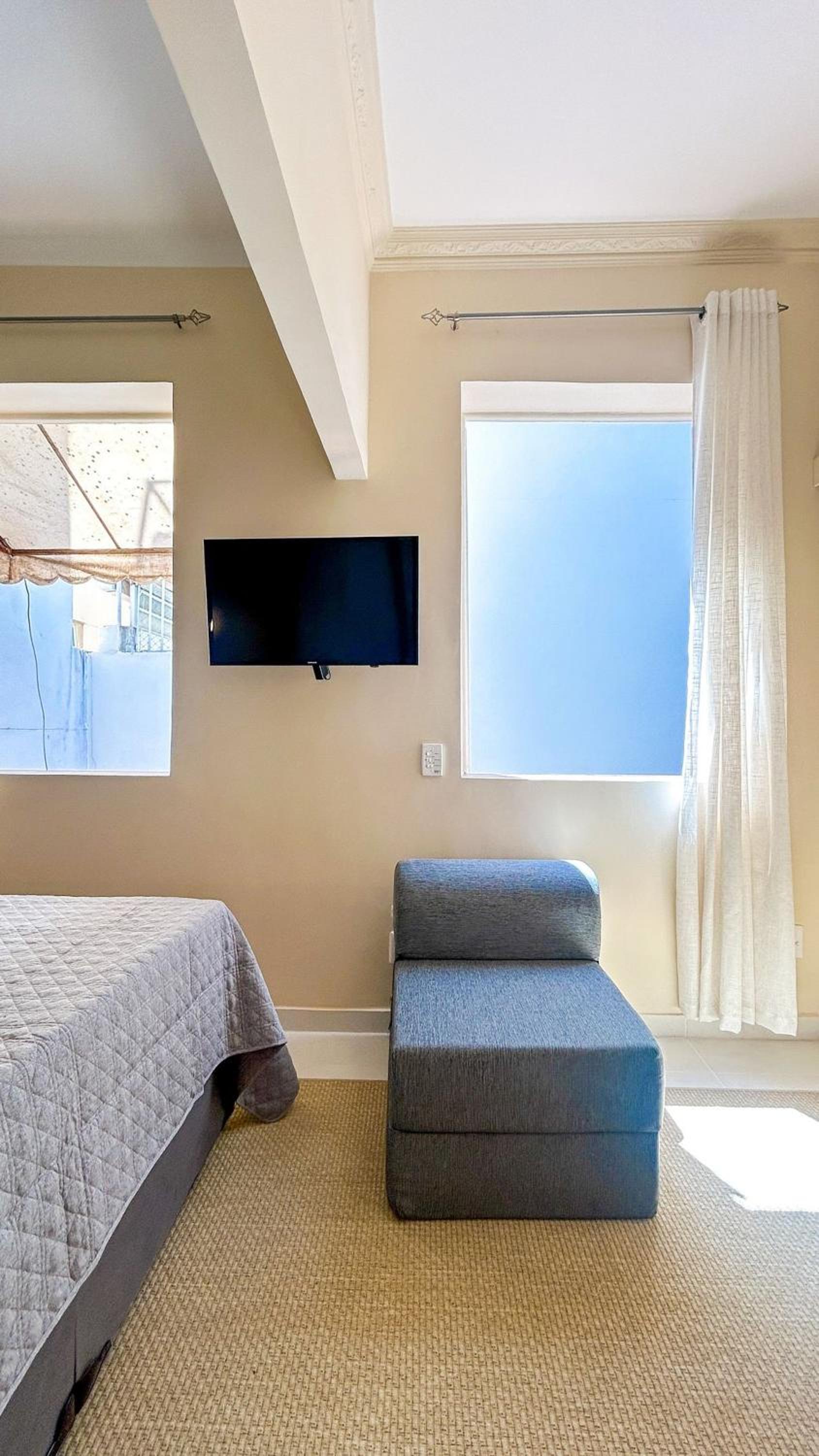 Modern studio in Leblon