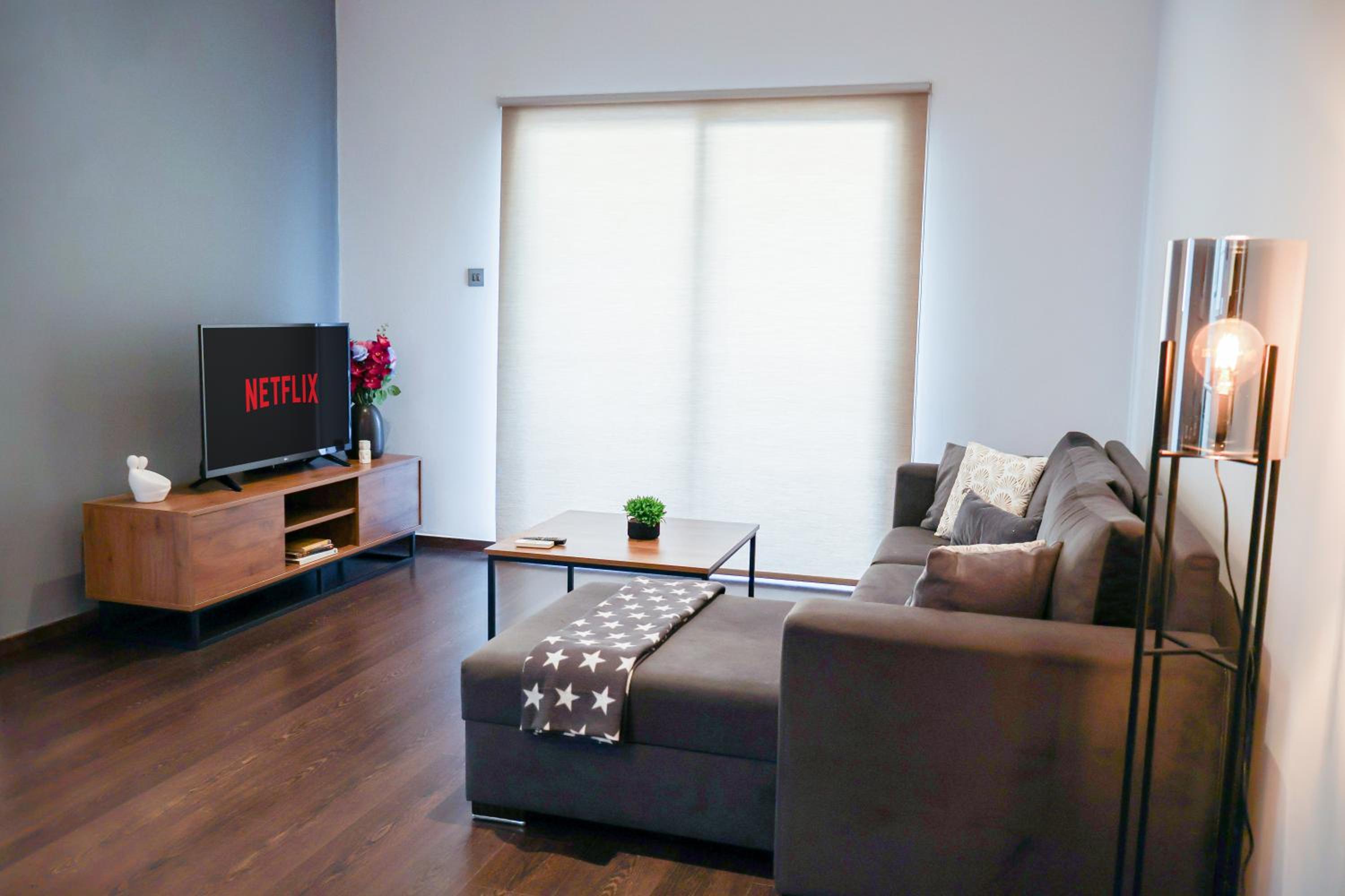 Stylish 2 Bedroom Apt - Tourist Area Collection