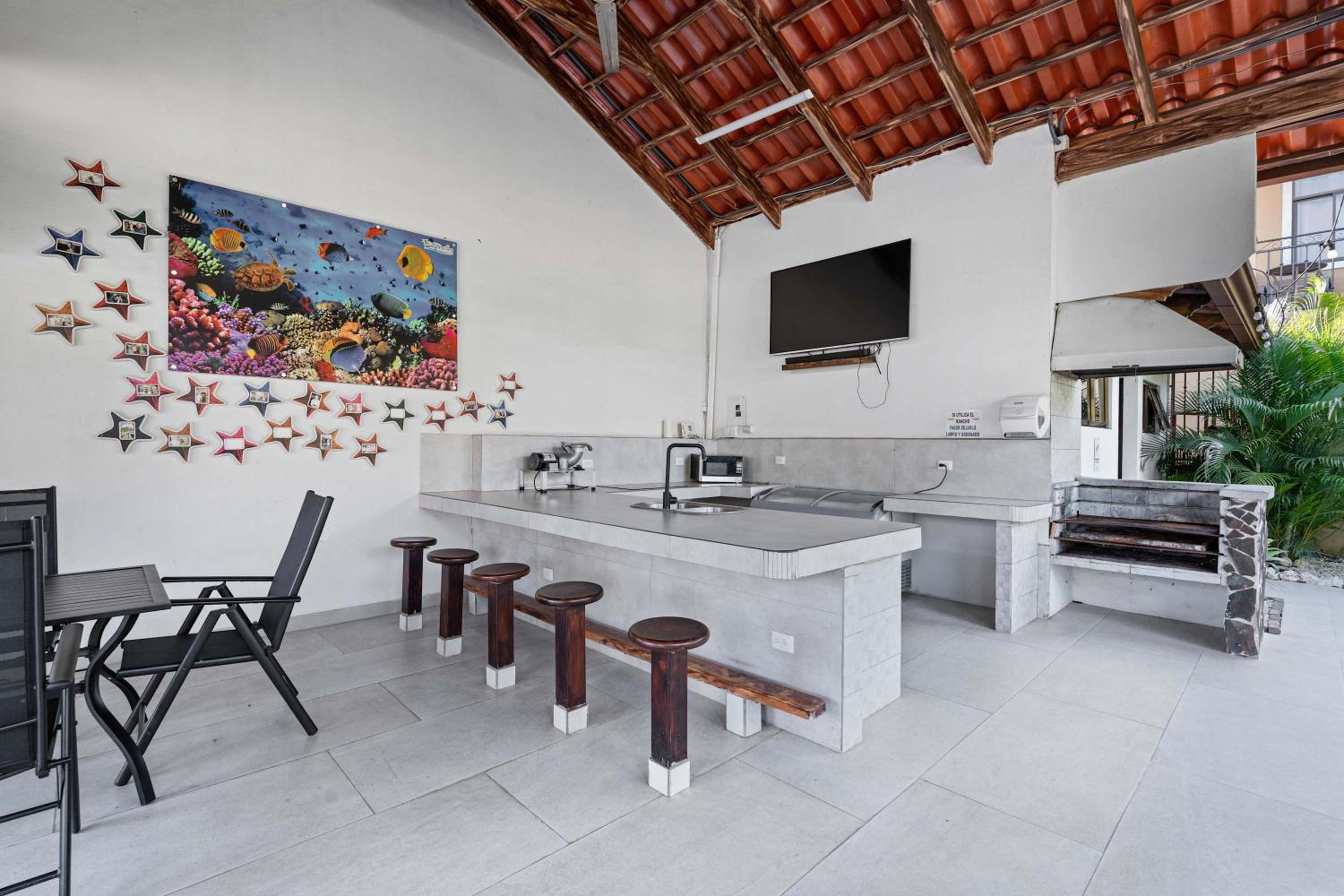 Villa with Pool, Gated Playas del Coco Getaway
