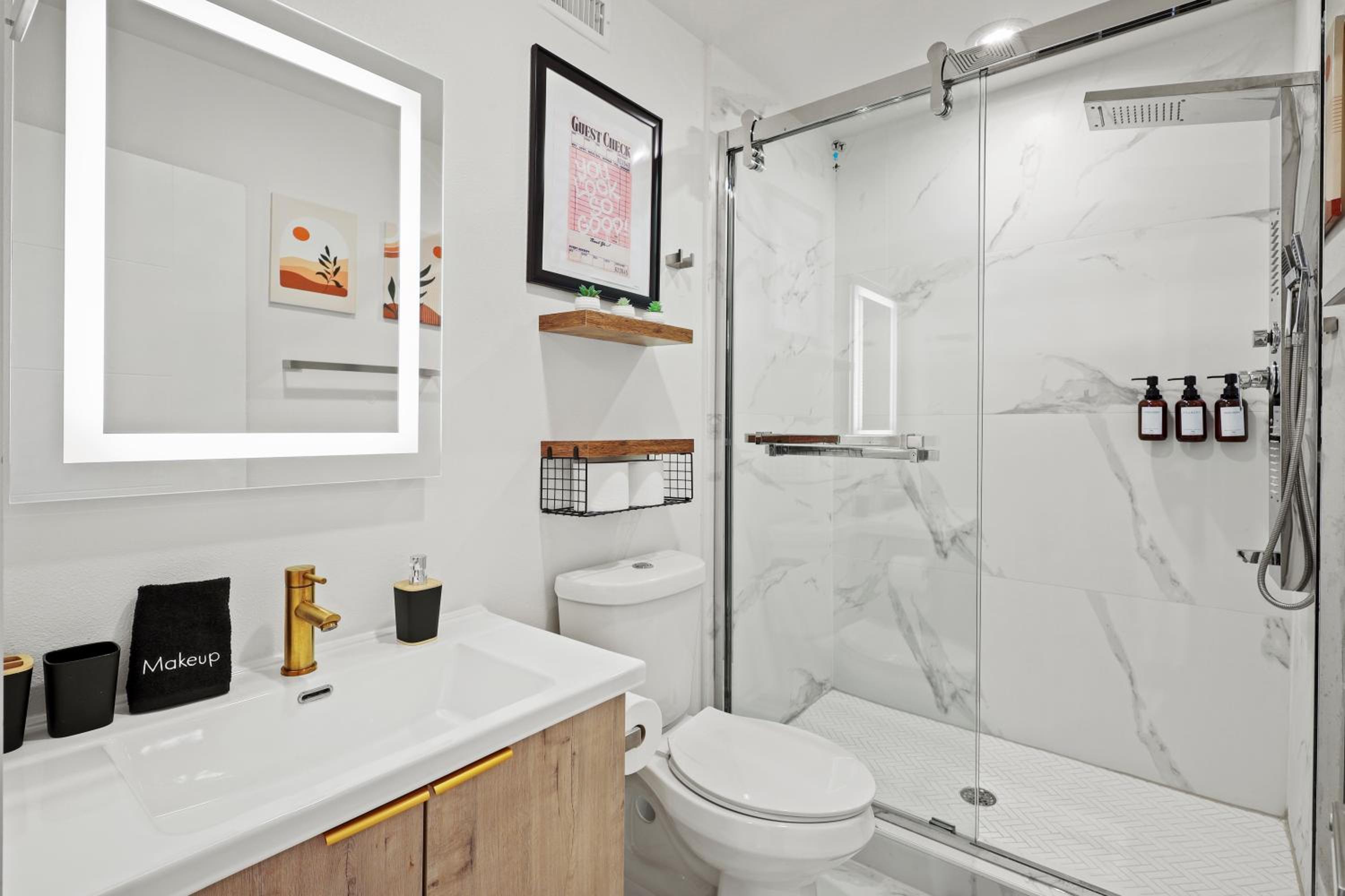 1Bed 1 Bath, King Bed, Free parking, DT Dallas, AAC, Deep Ellum view 3