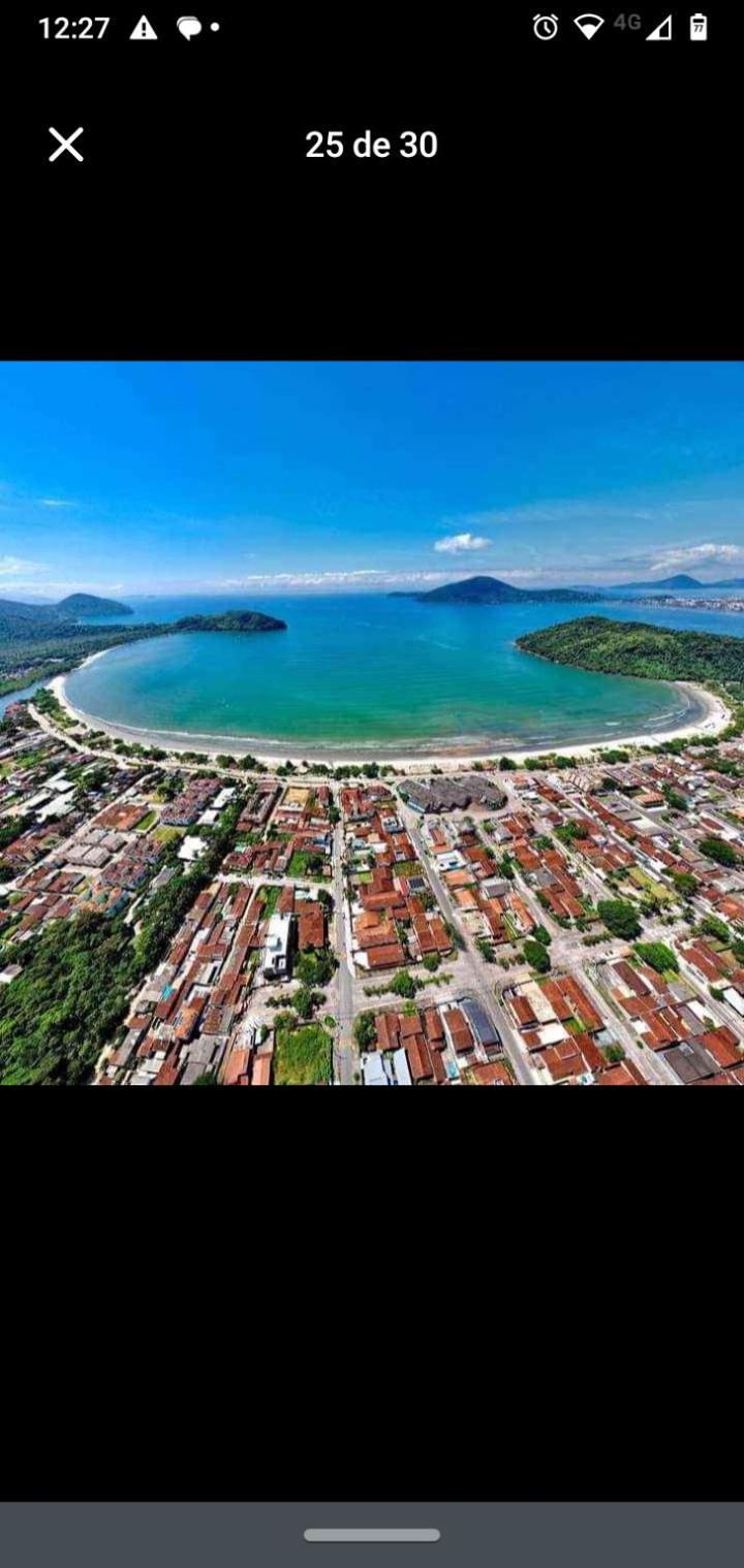 Apartamento em condomínio de frete pra praia