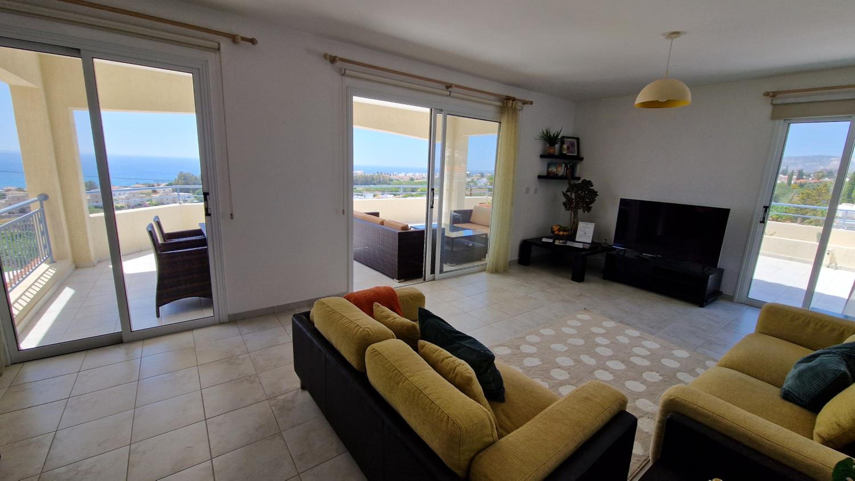 Romanson Seaview Apartment