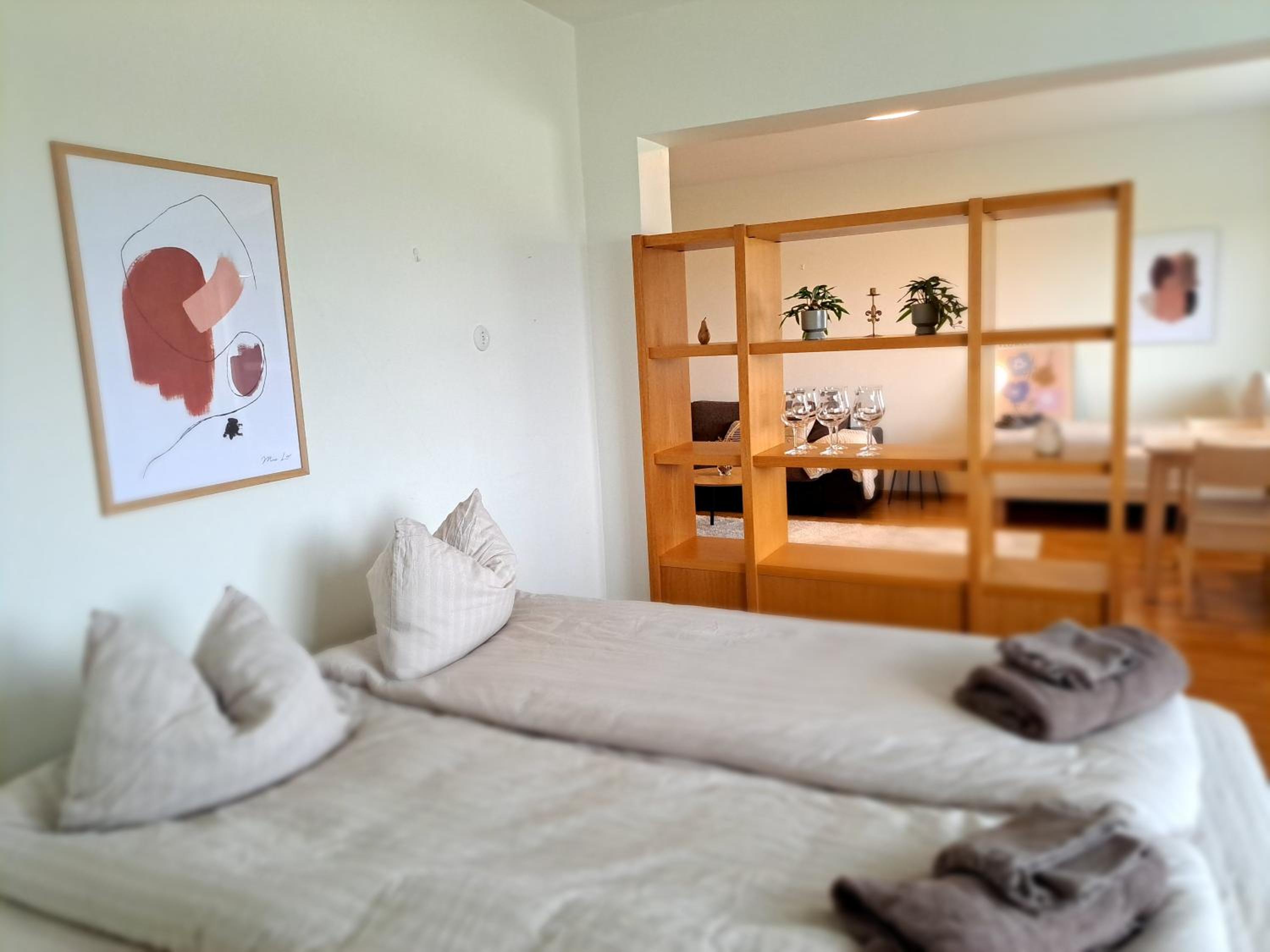 Beautiful apartment with seaview! Top 7th floor Free parking!