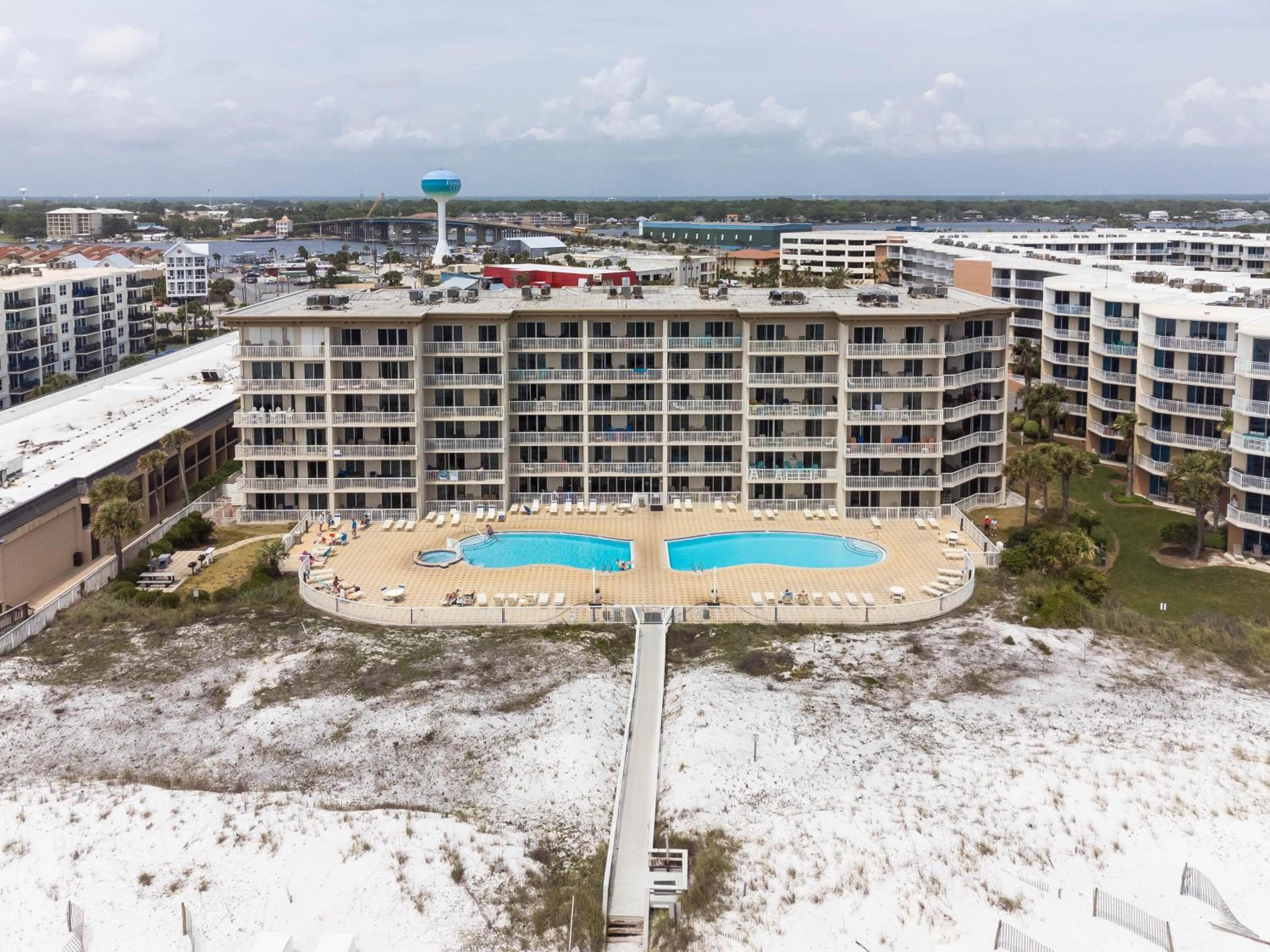 Summer Place 302