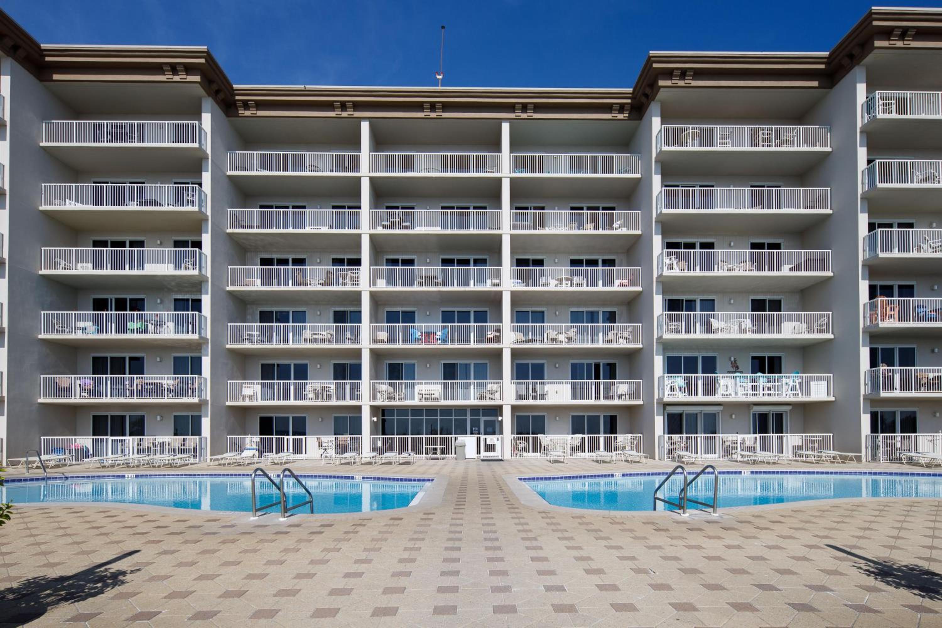 Summer Place 302
