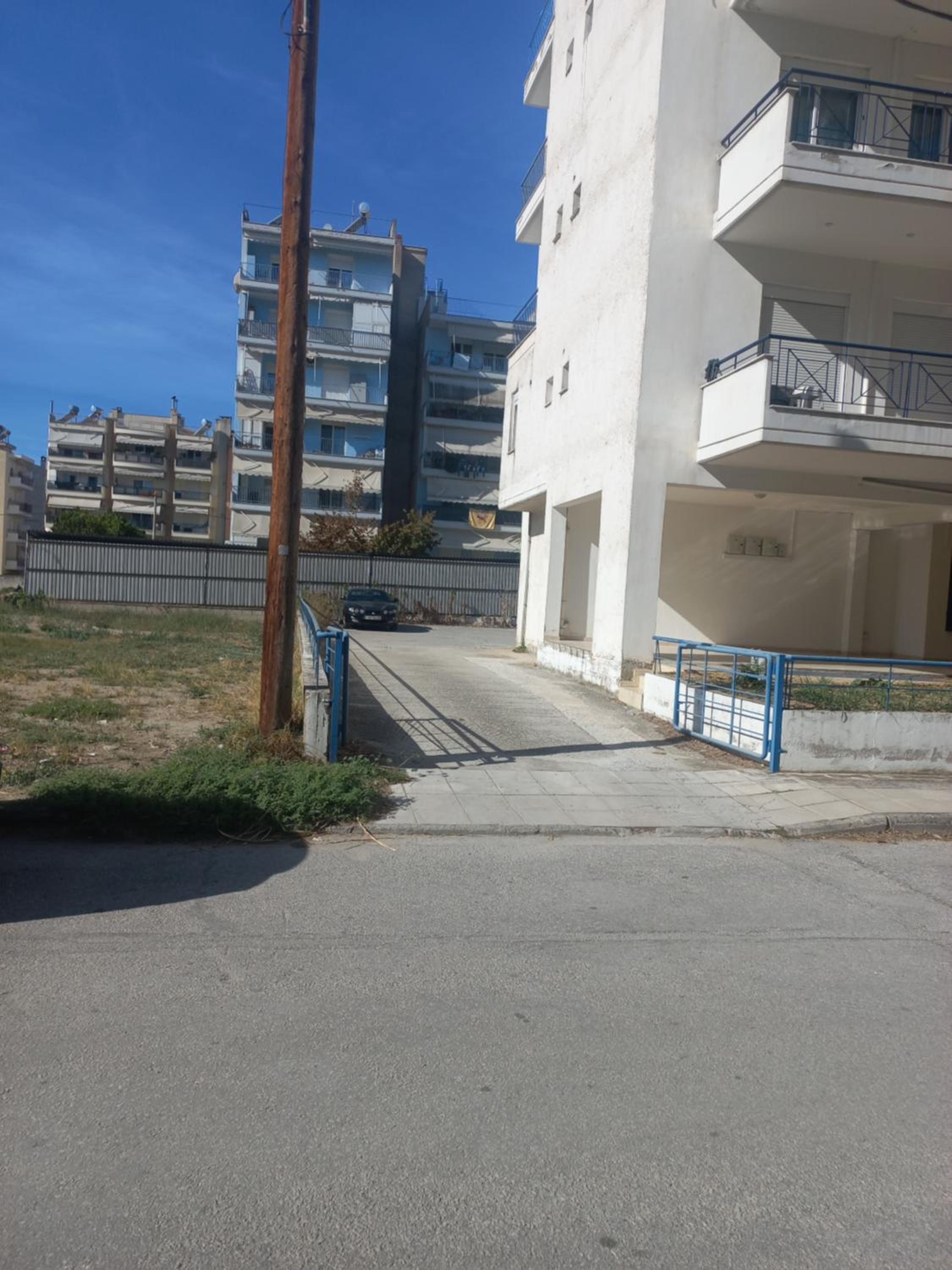 Central1ModernApartmentFreeParking photo 3