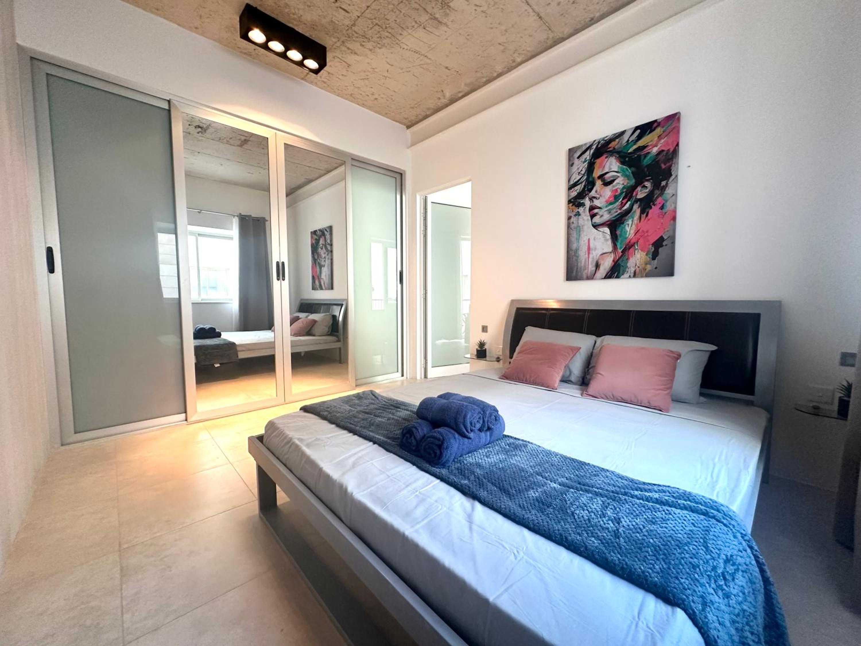 Apartment in Luxury Complex with Amazing Resident's Pool view 3