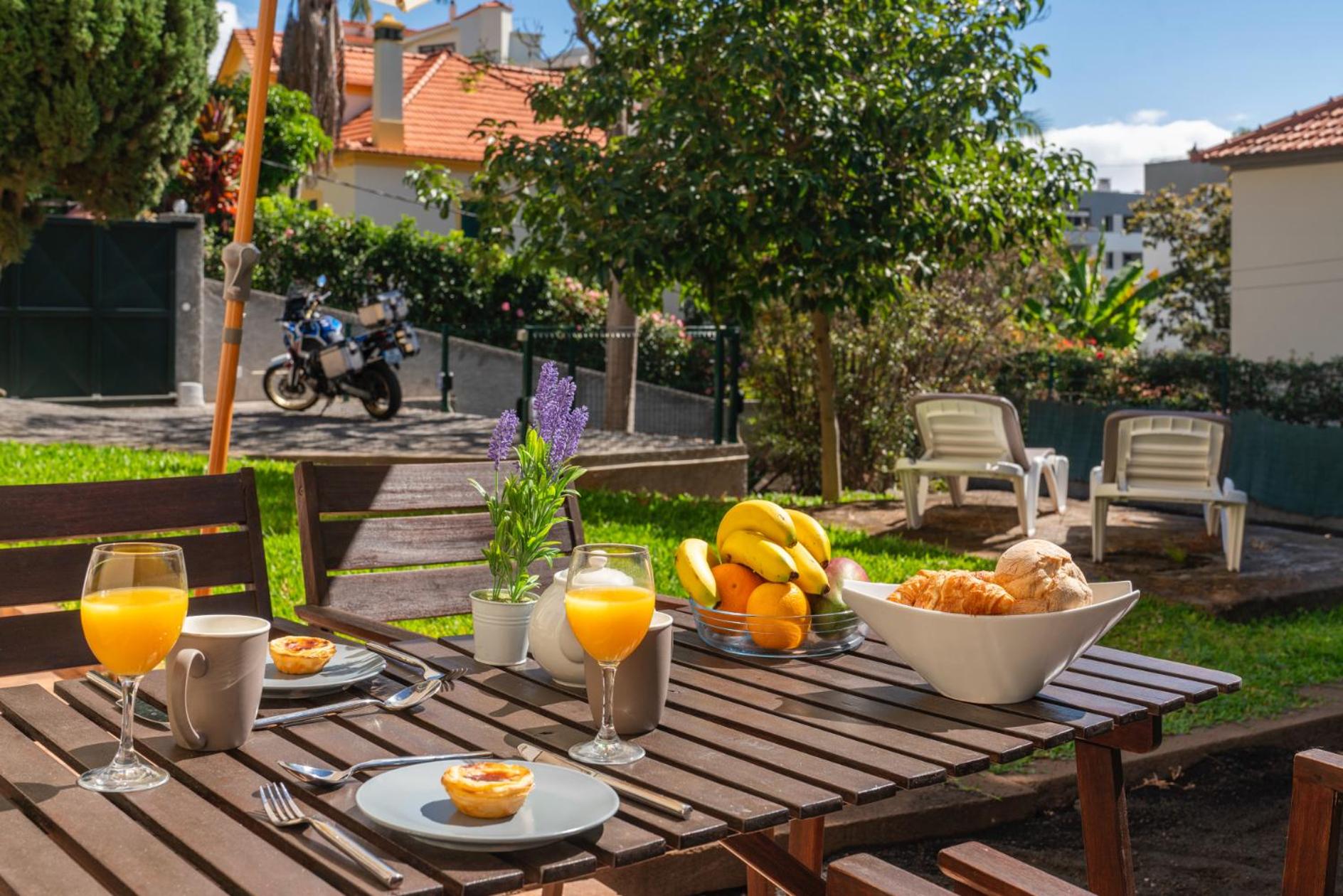 OurMadeira - Vintage Garden Apartment view 2