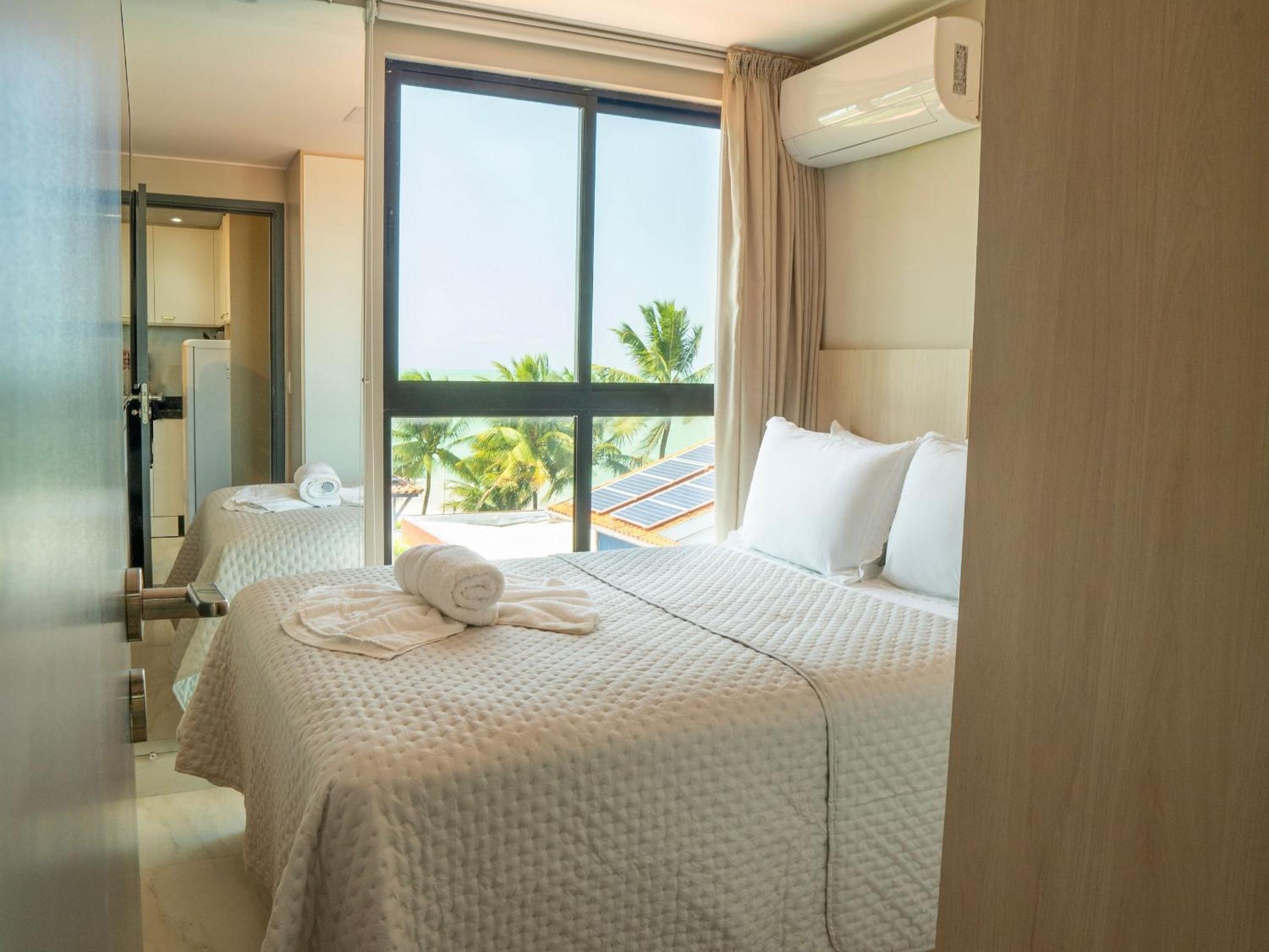 Beachfront flat at Porto de Galinhas beach, close to the natural pools.