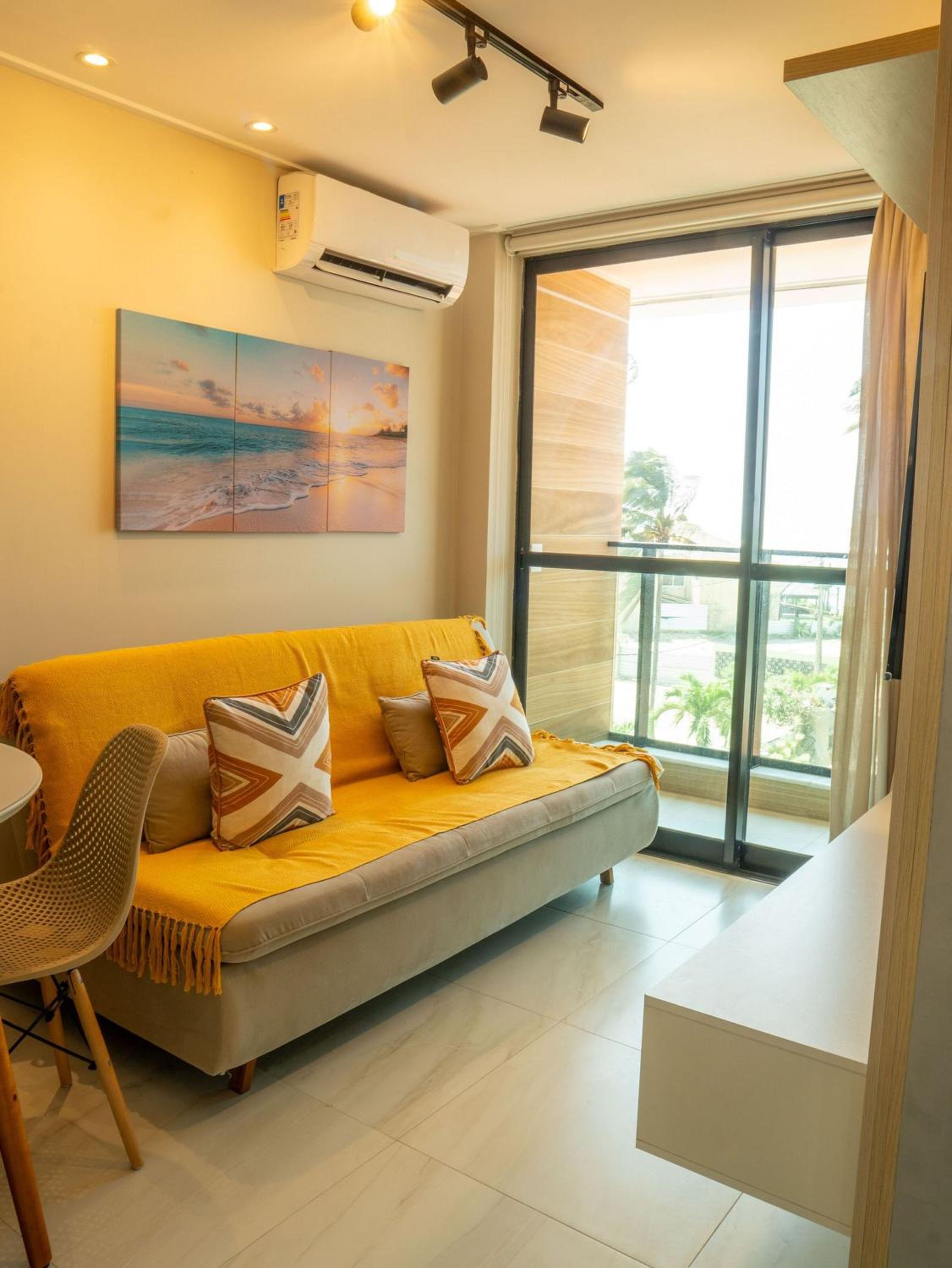 Beachfront flat at Porto de Galinhas beach, close to the natural pools.