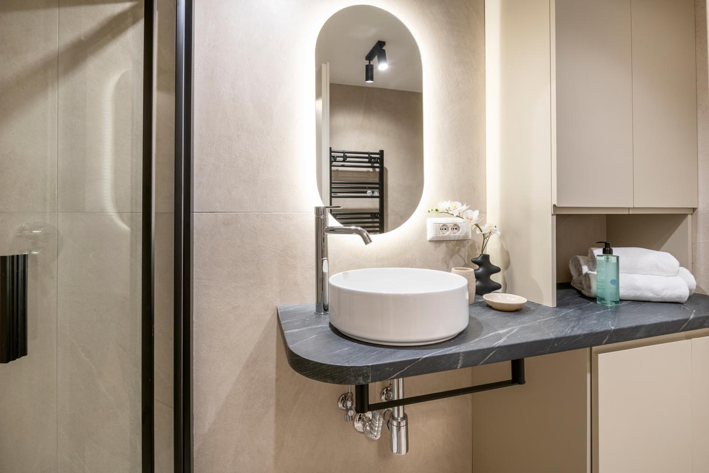 White Flat Termini