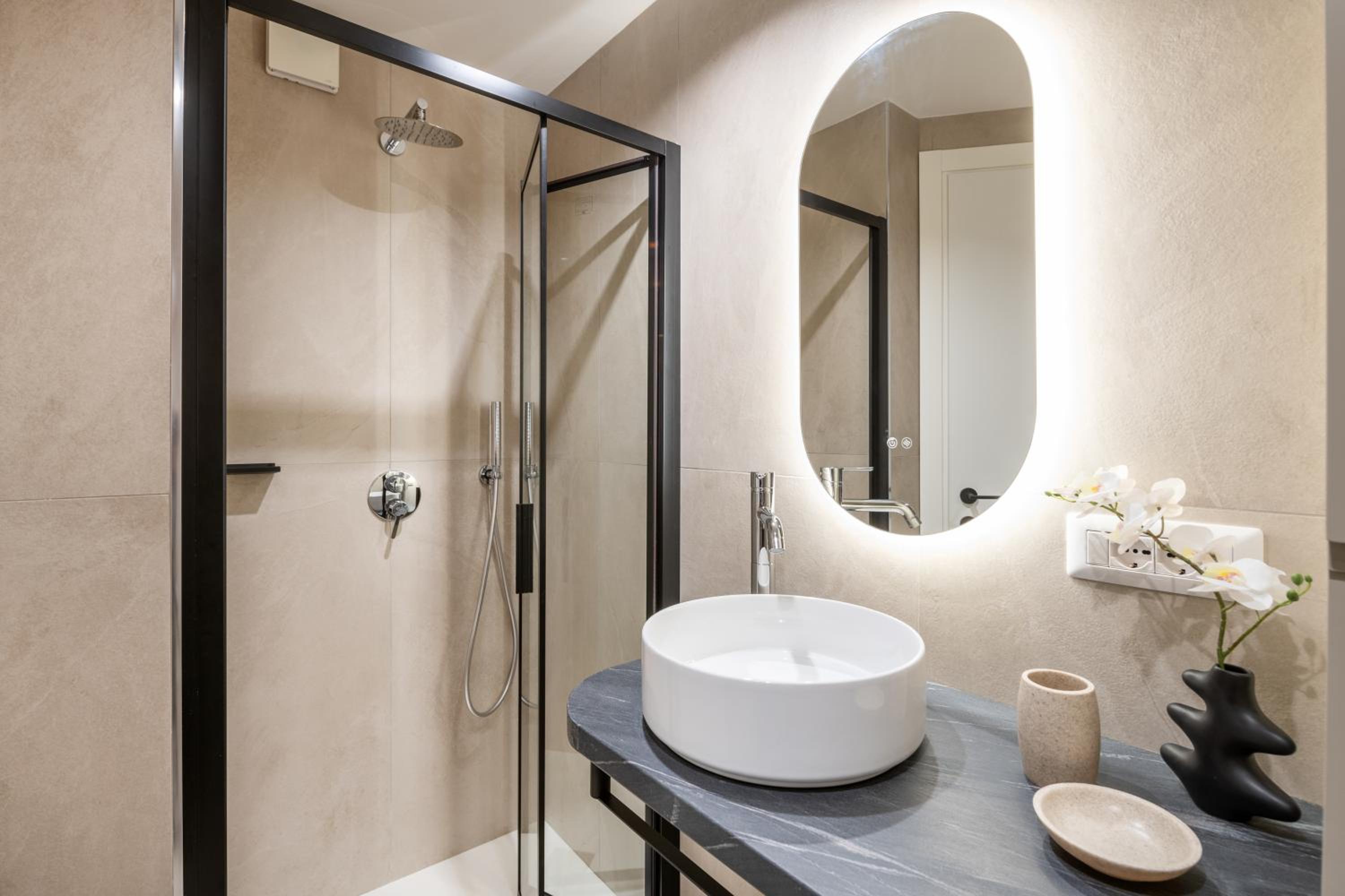 White Flat Termini