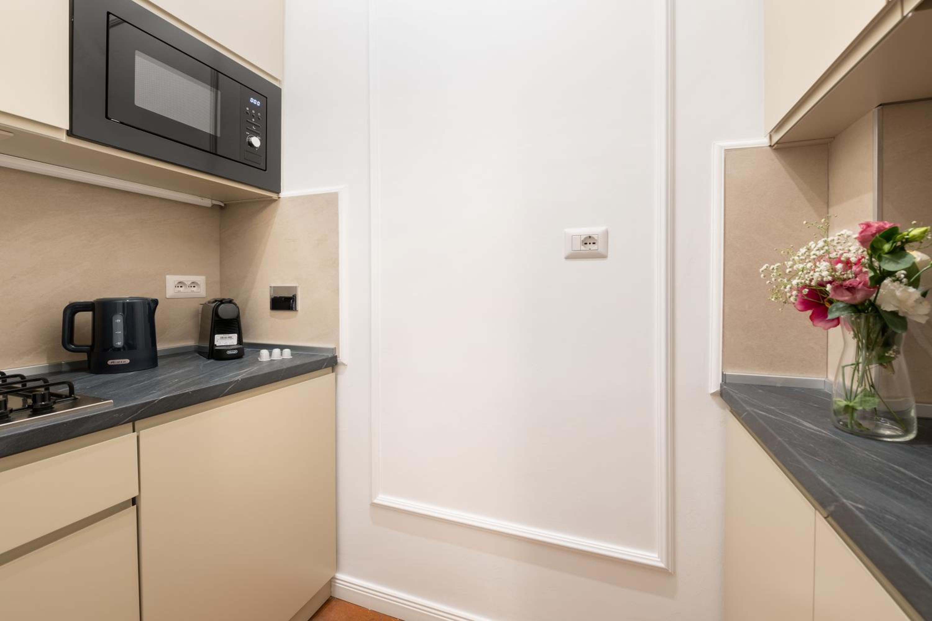White Flat Termini