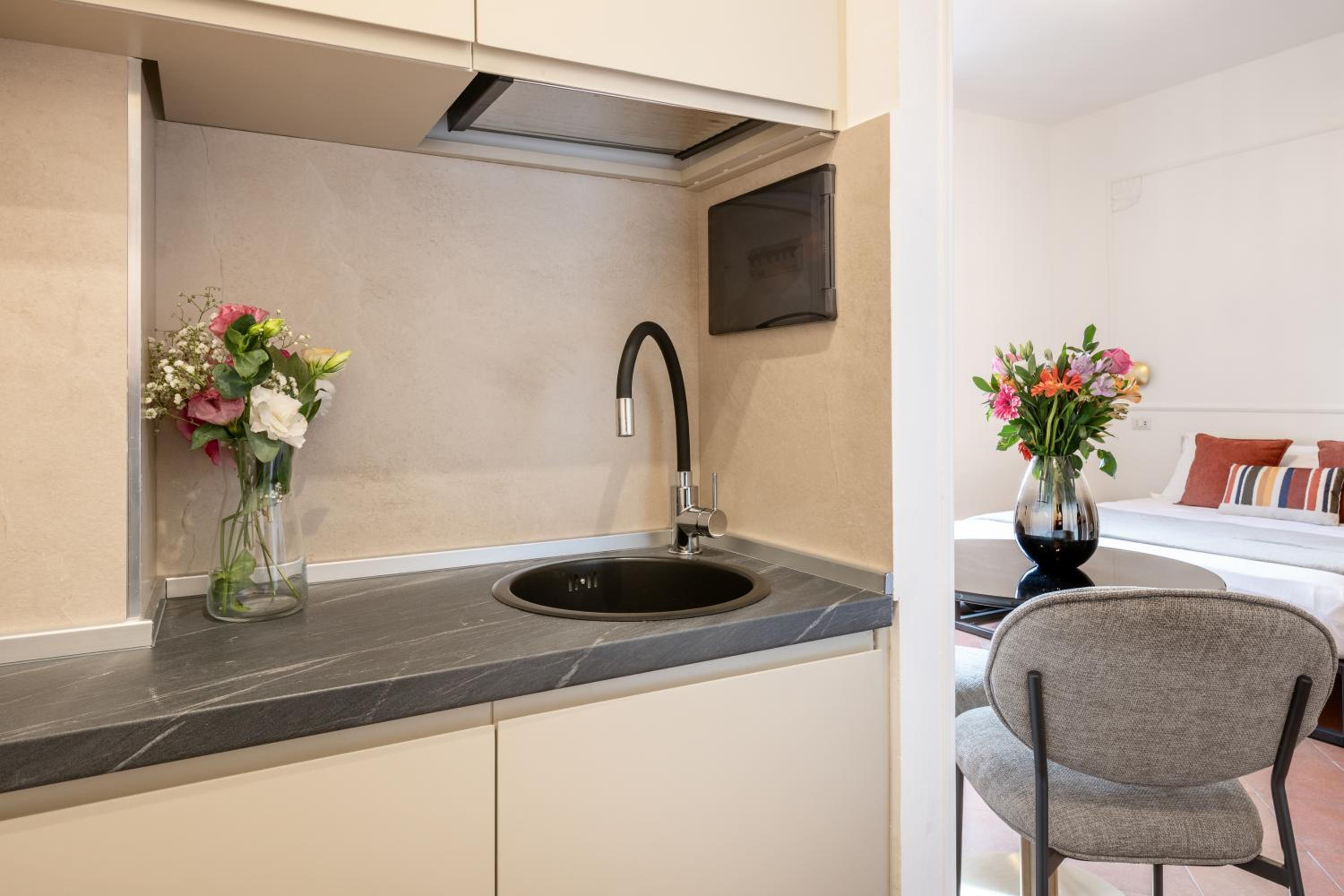 White Flat Termini