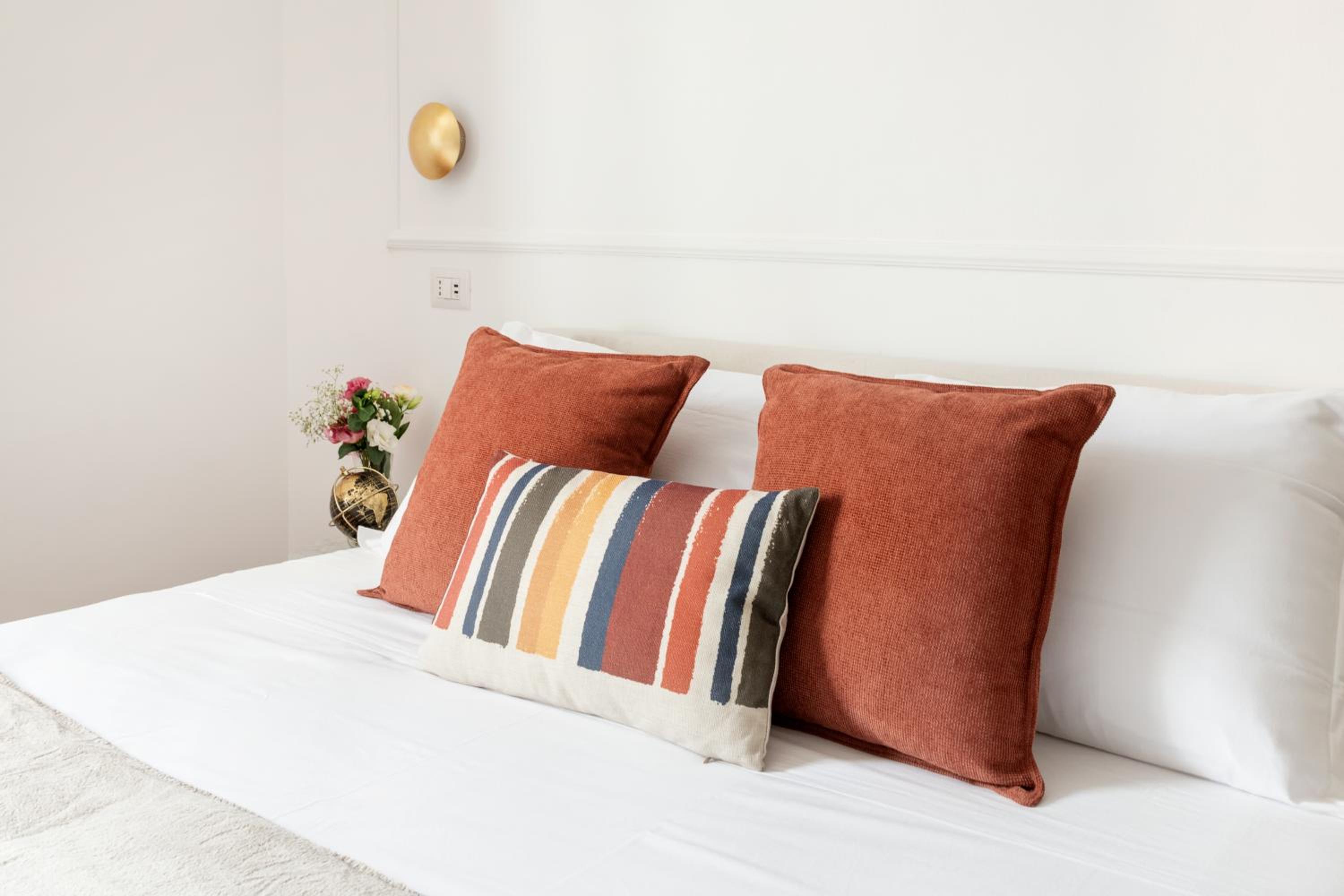 White Flat Termini