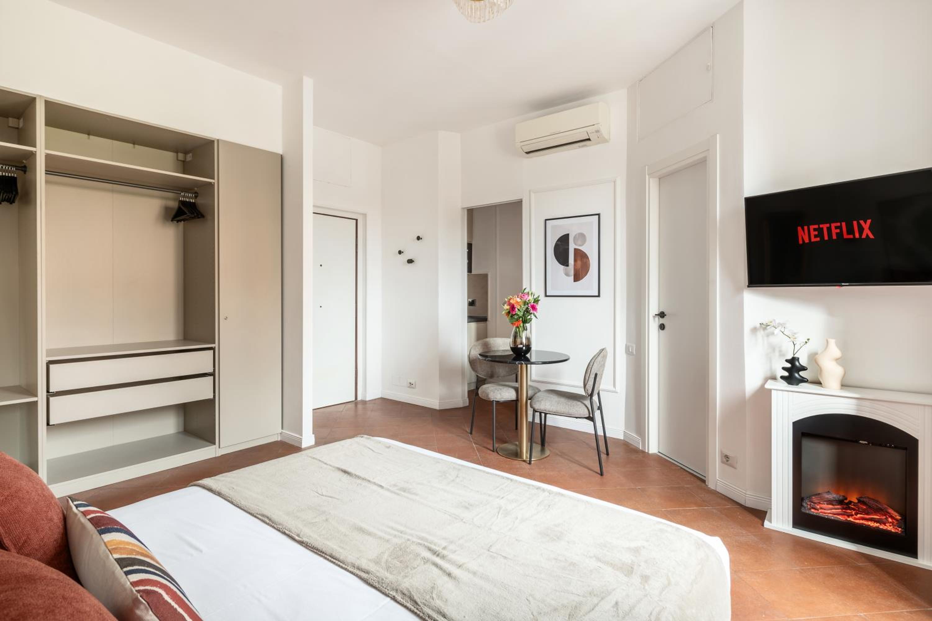 White Flat Termini