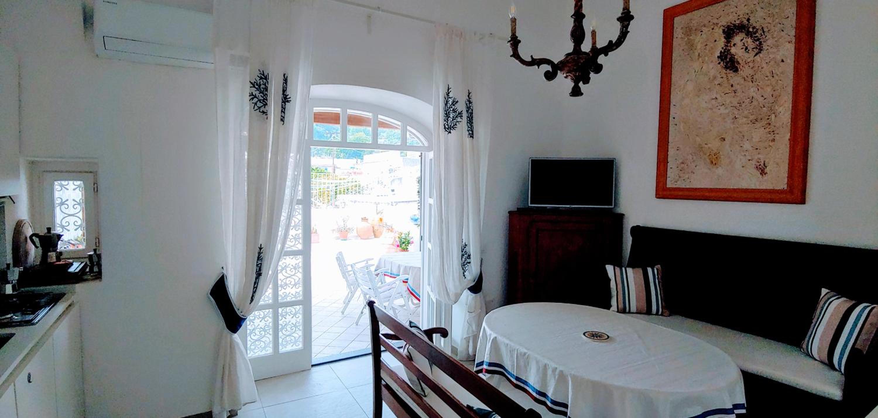 Gigi centralissimo appartamento Ischia Lacco Ameno