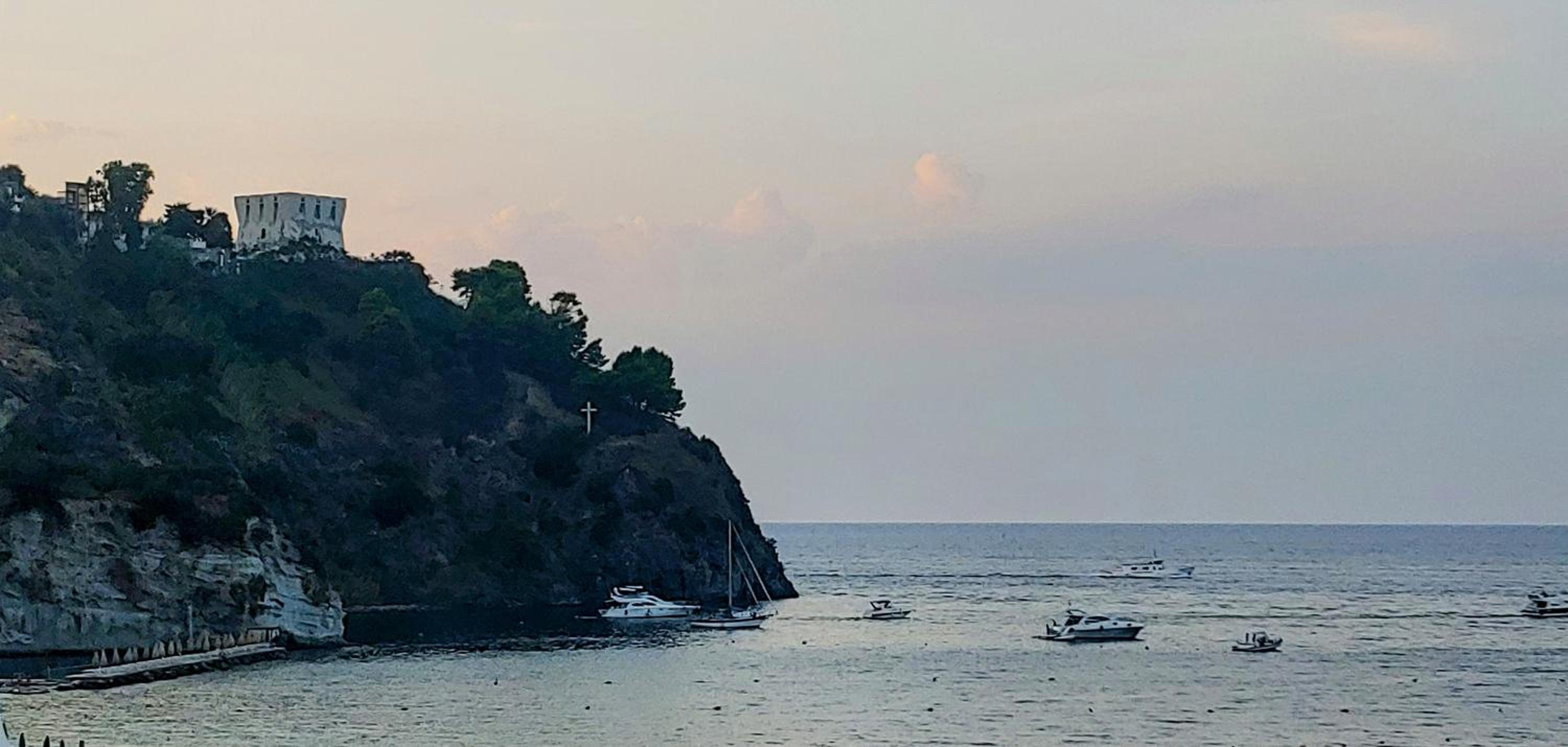 Gigi centralissimo appartamento Ischia Lacco Ameno