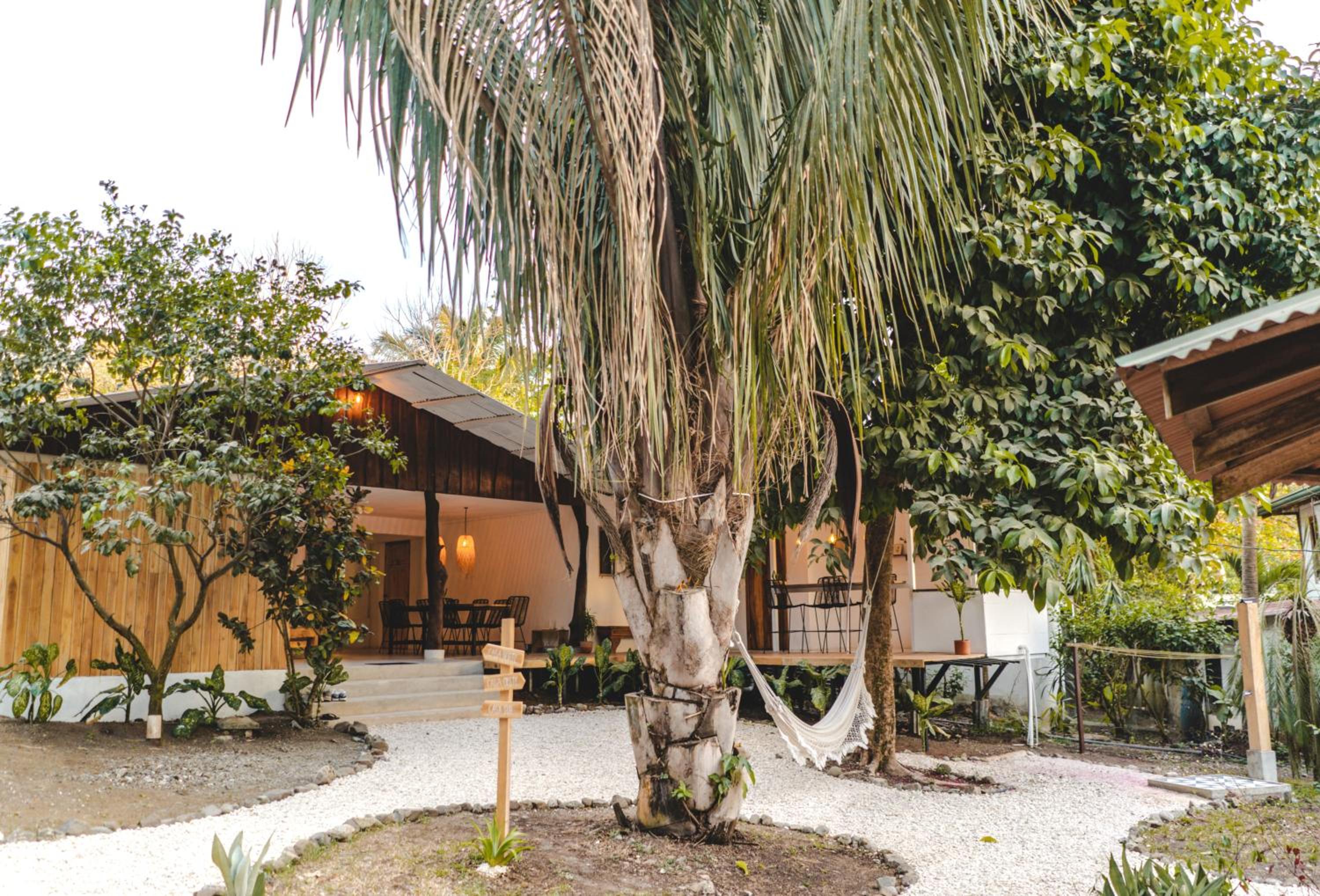 Hotel Cuatro Vientos Lodge & Apartments - Image 1