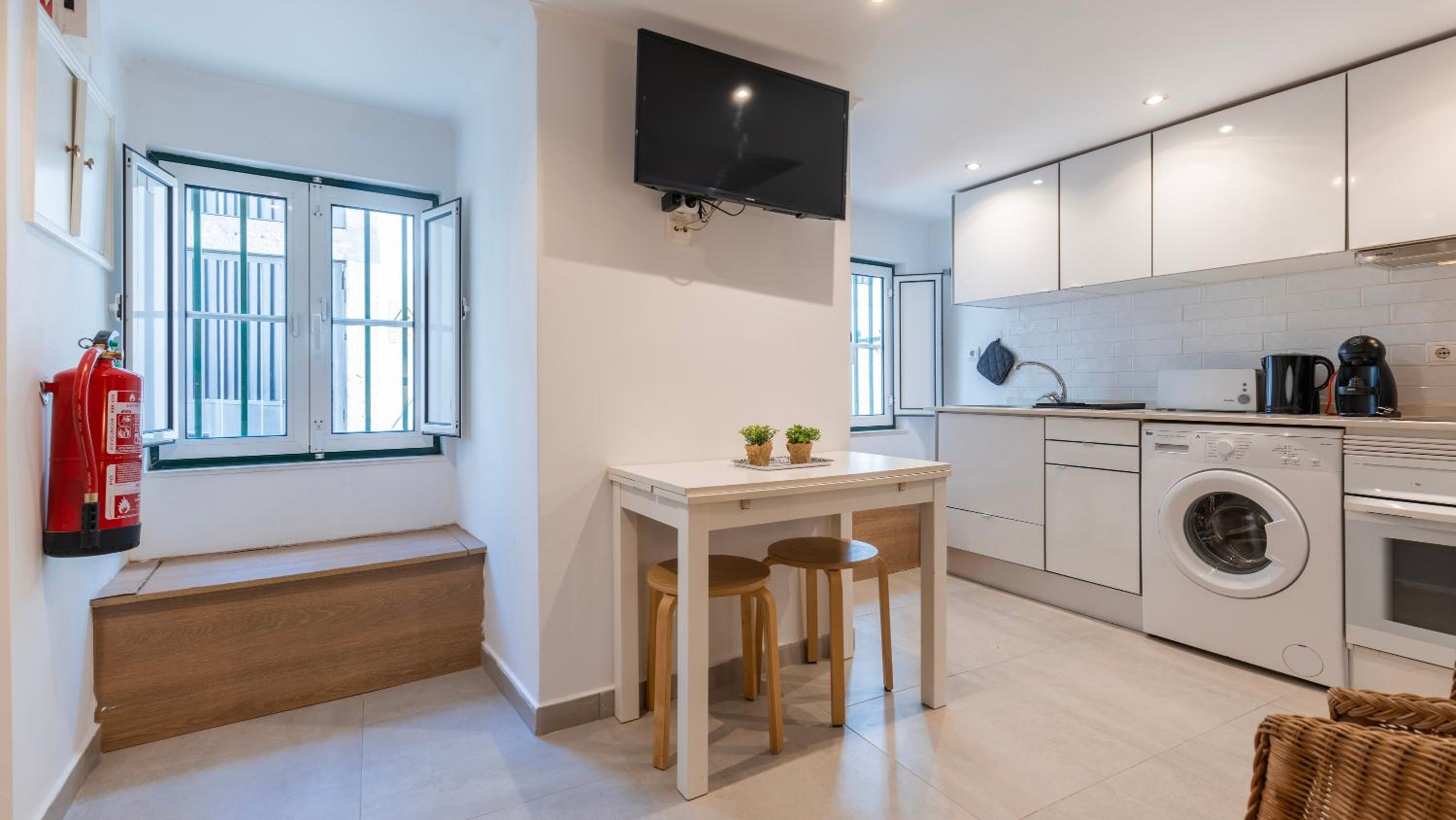 Cozy Studio for Two by LovelyStay view 2