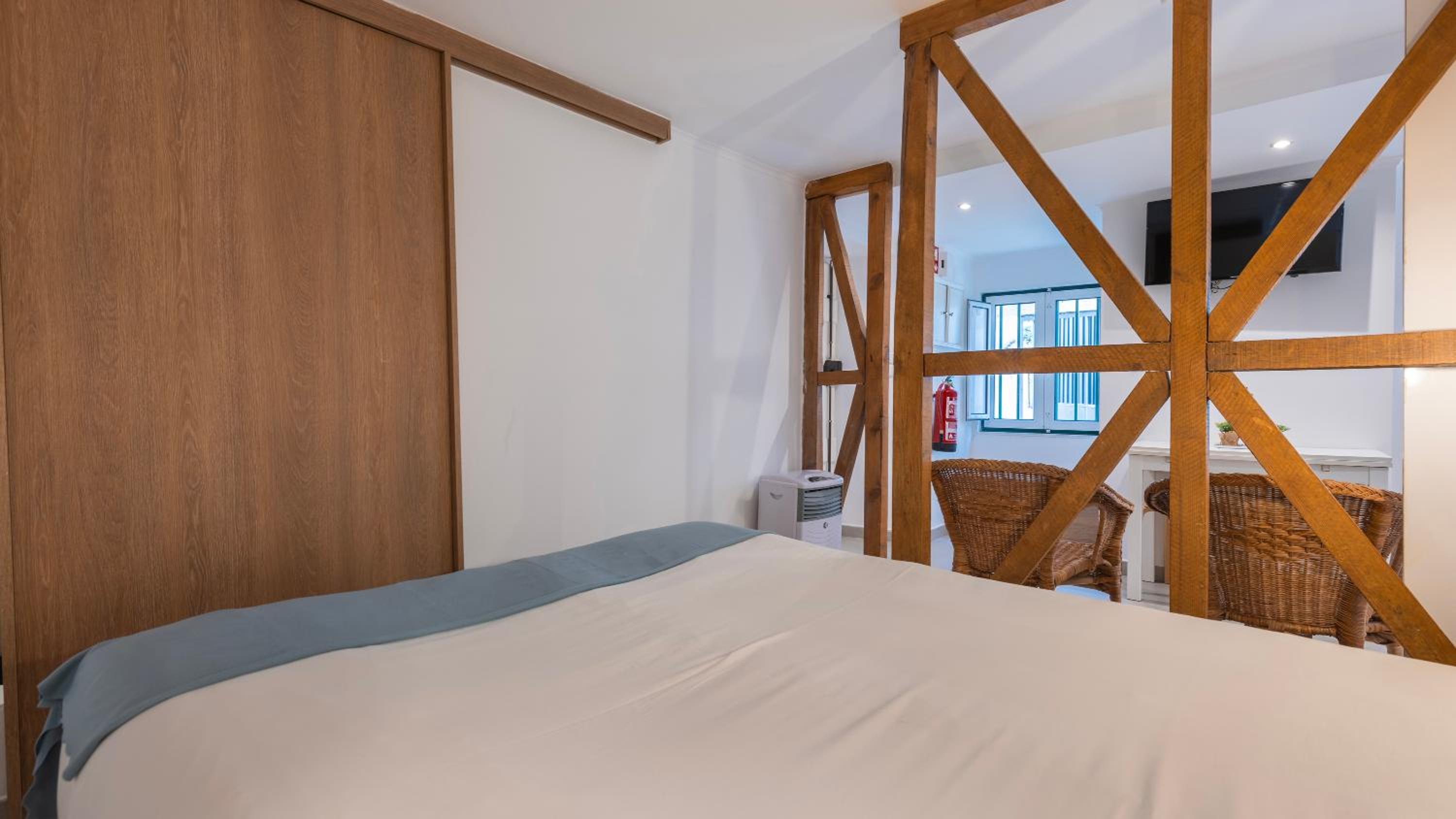 Cozy Studio for Two by LovelyStay view 5