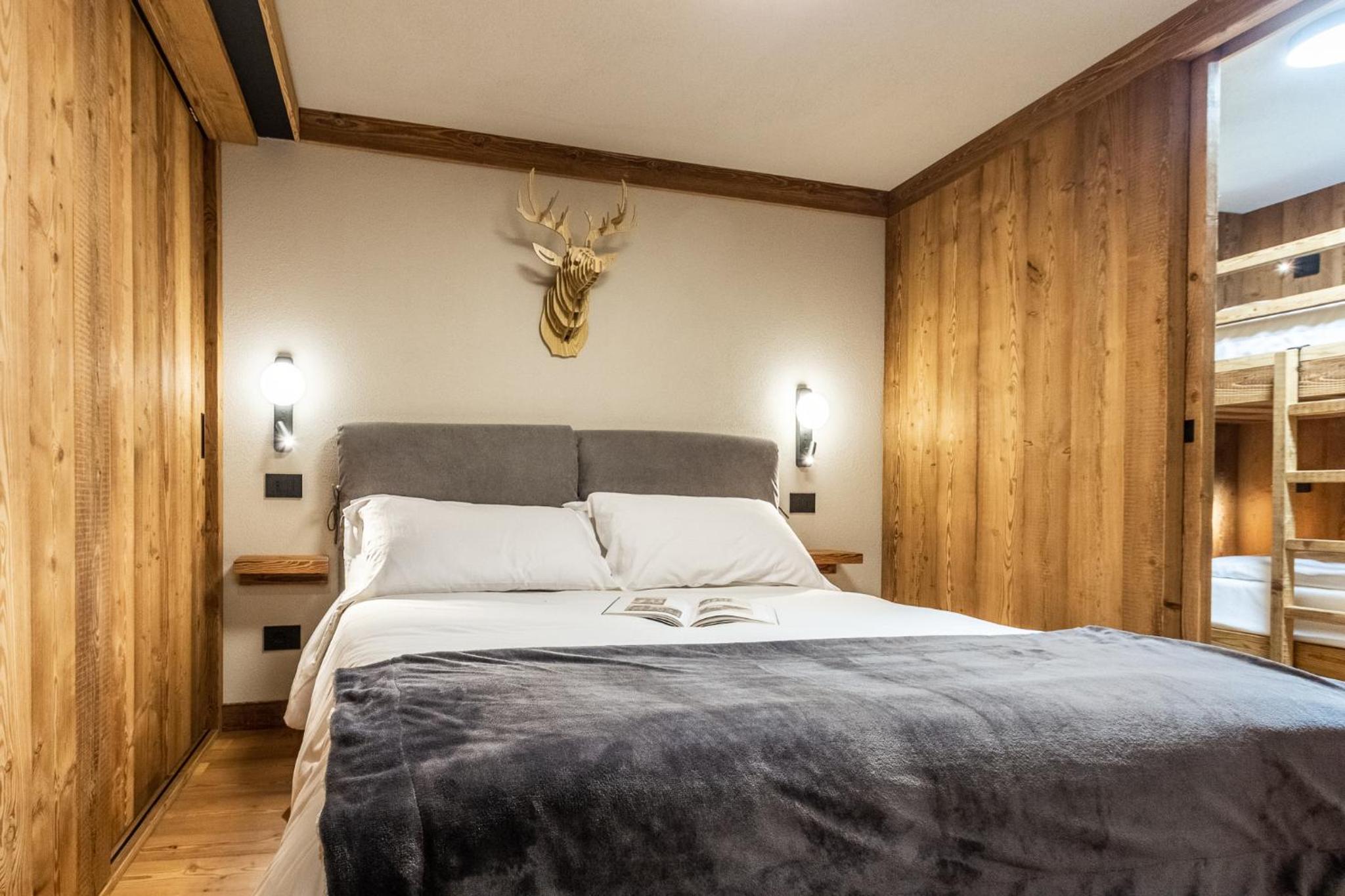 HelloCHALET Valtournenche - Chalet Pessey - Entire Alpine Chalet 400m from Ski Lifts with Garden & Mountain View view 2