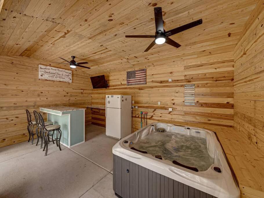 The Cozy Cabana - Property Image 2